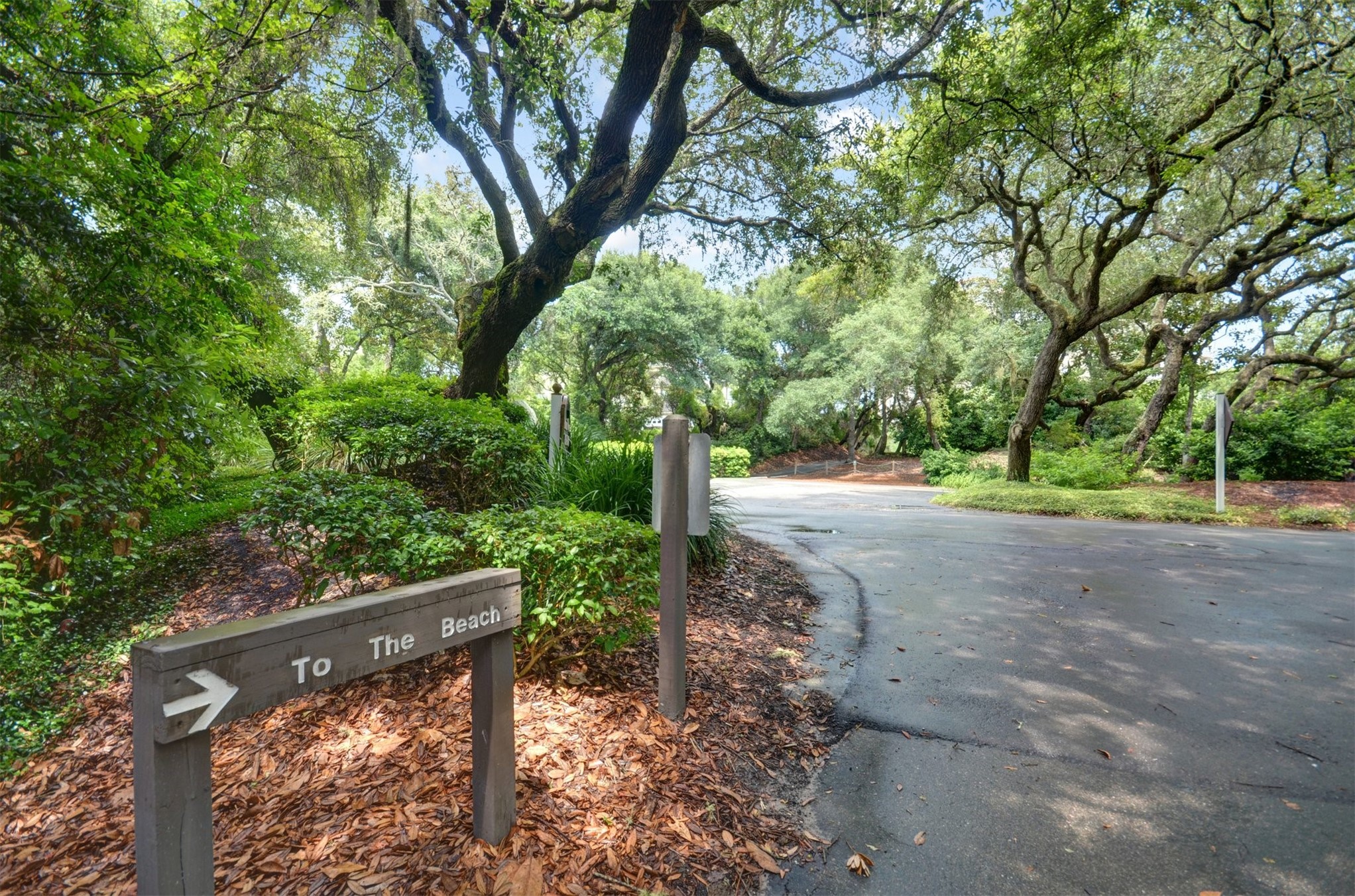 2101 BEACH WOOD ROAD 2101