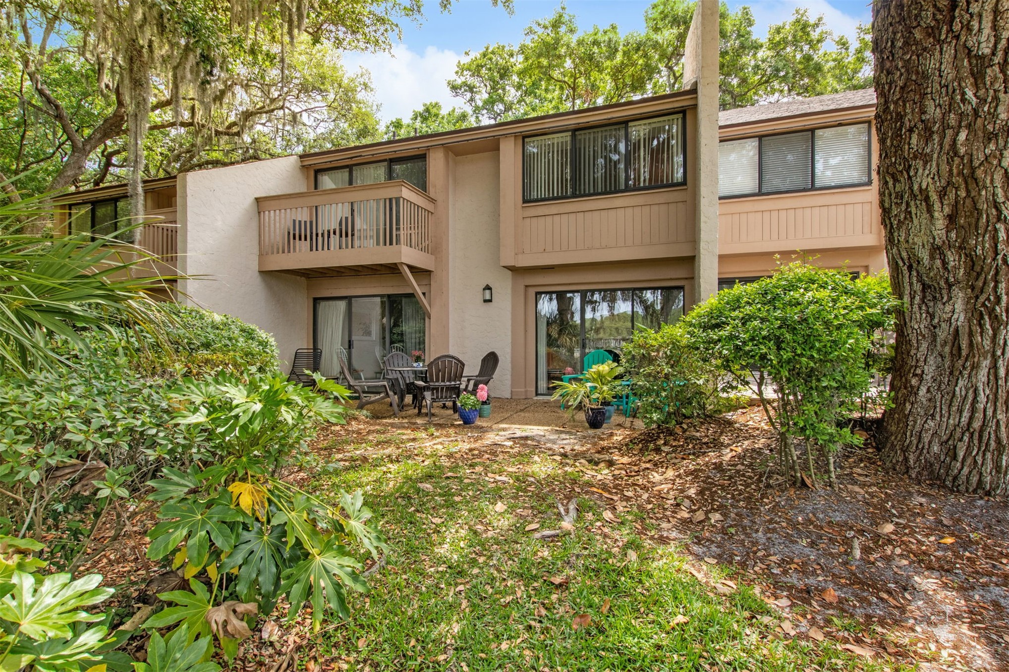 2101 BEACH WOOD ROAD 2101