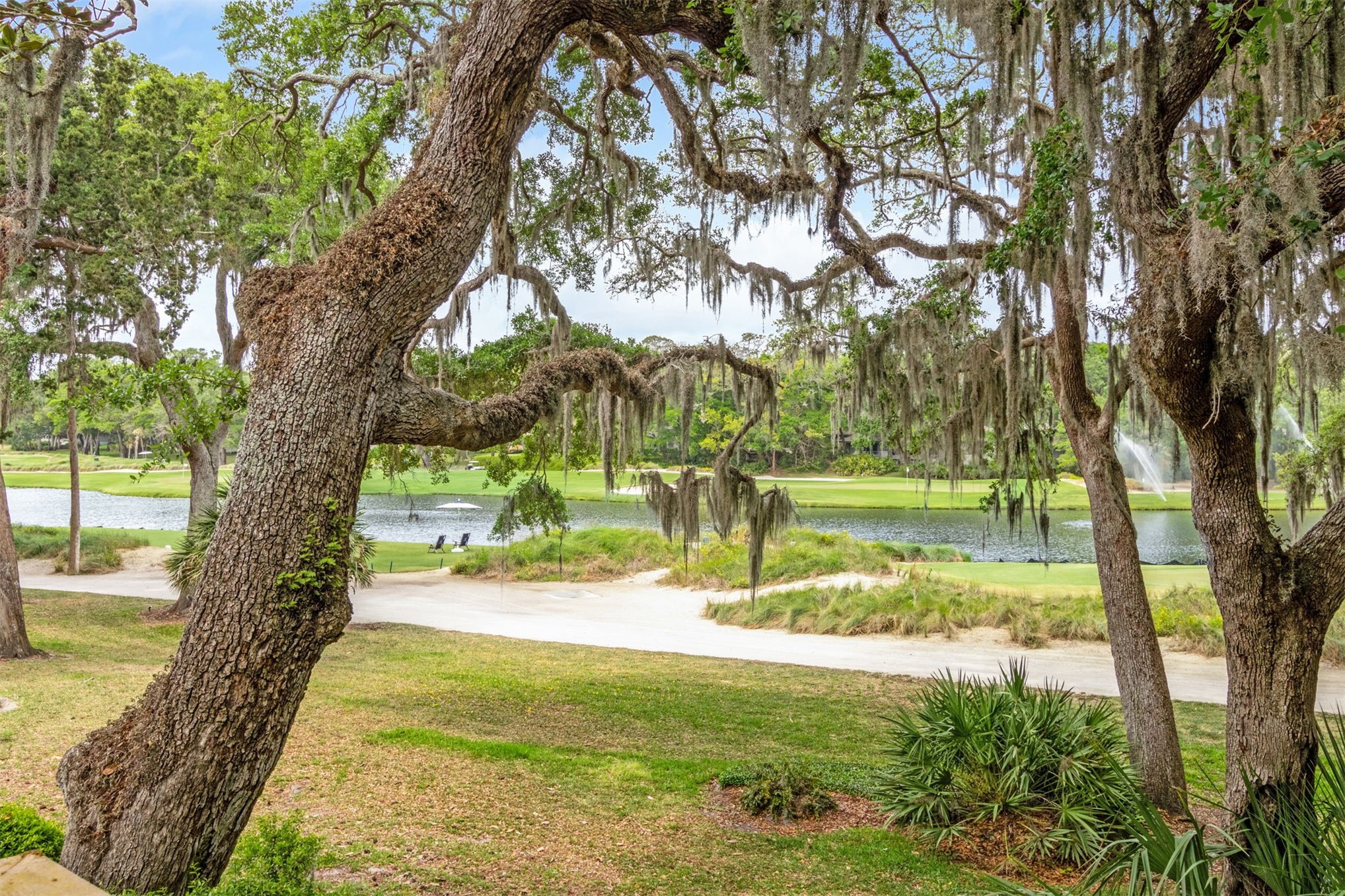 2101 BEACH WOOD ROAD 2101