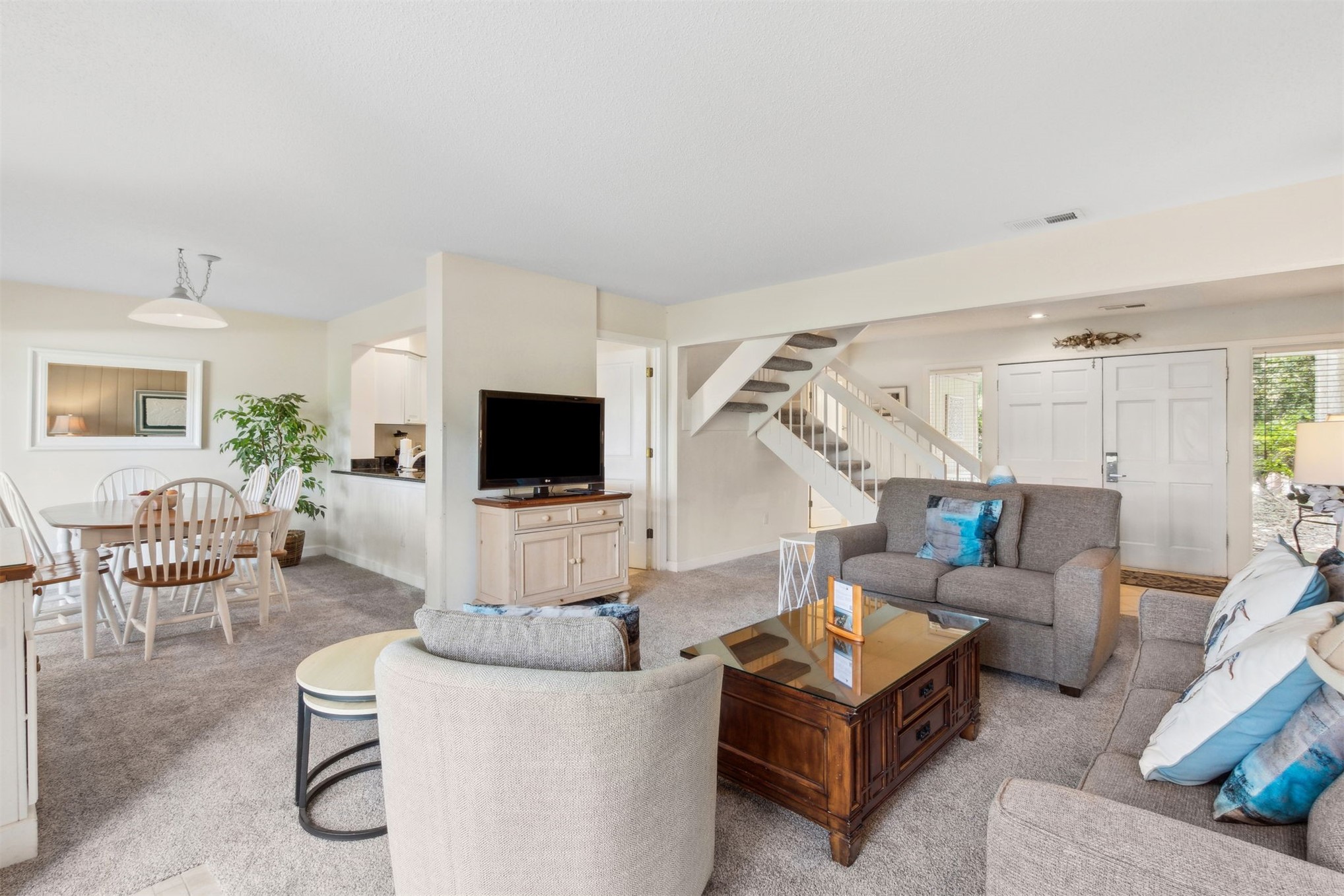 2101 BEACH WOOD ROAD 2101