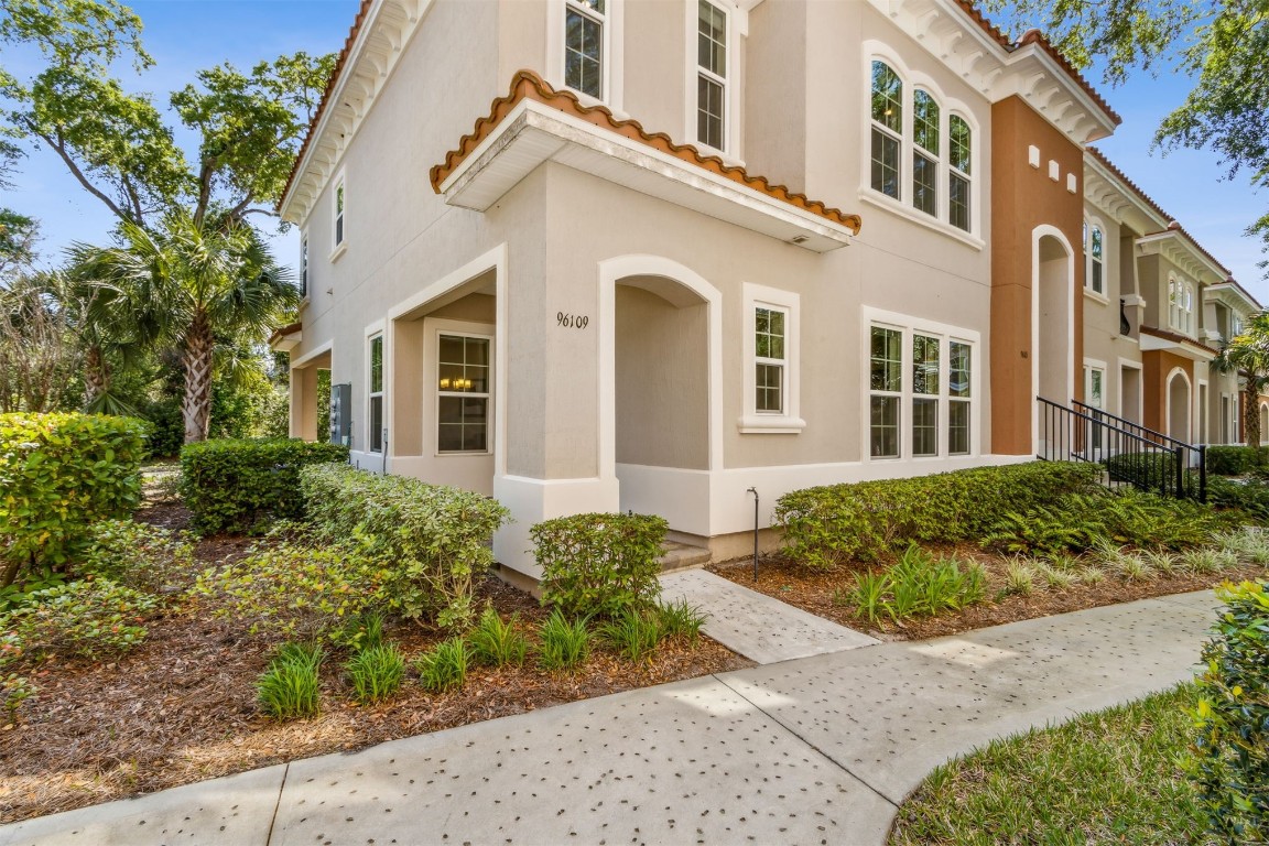 96109 HANGING MOSS DRIVE