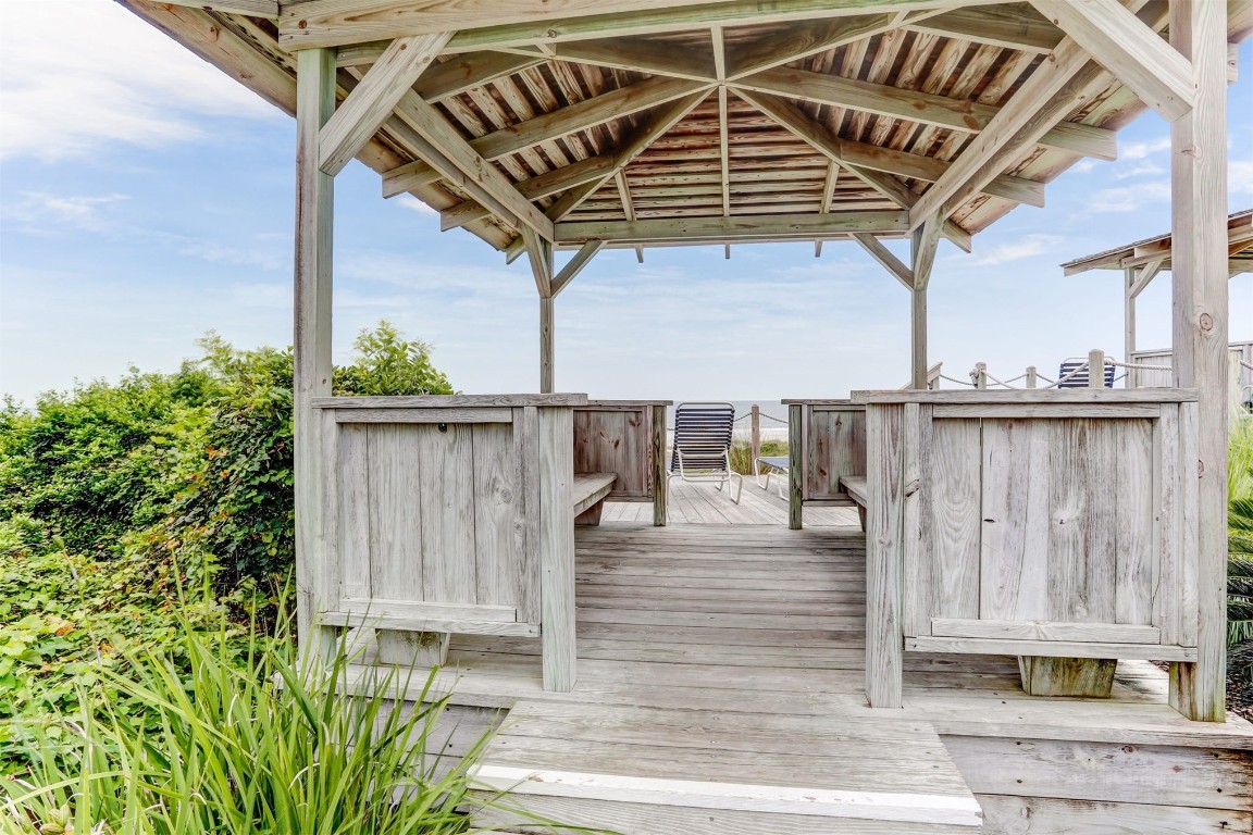 1185 BEACH WALKER ROAD 1185