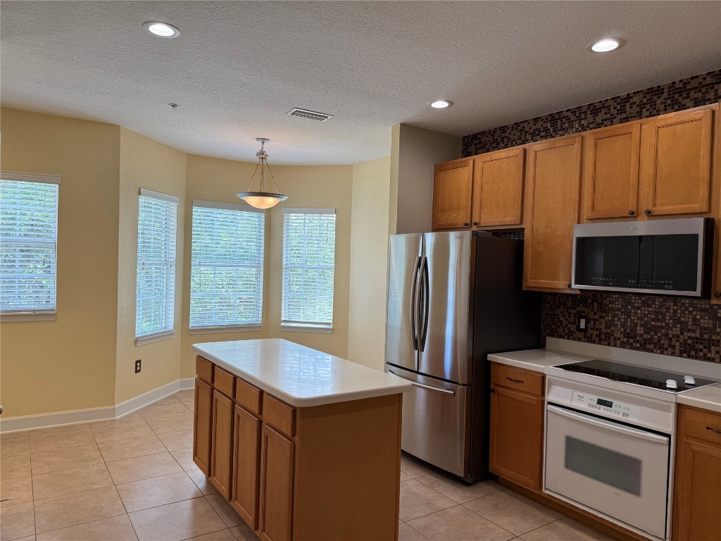 96193 STONEY DRIVE 1704