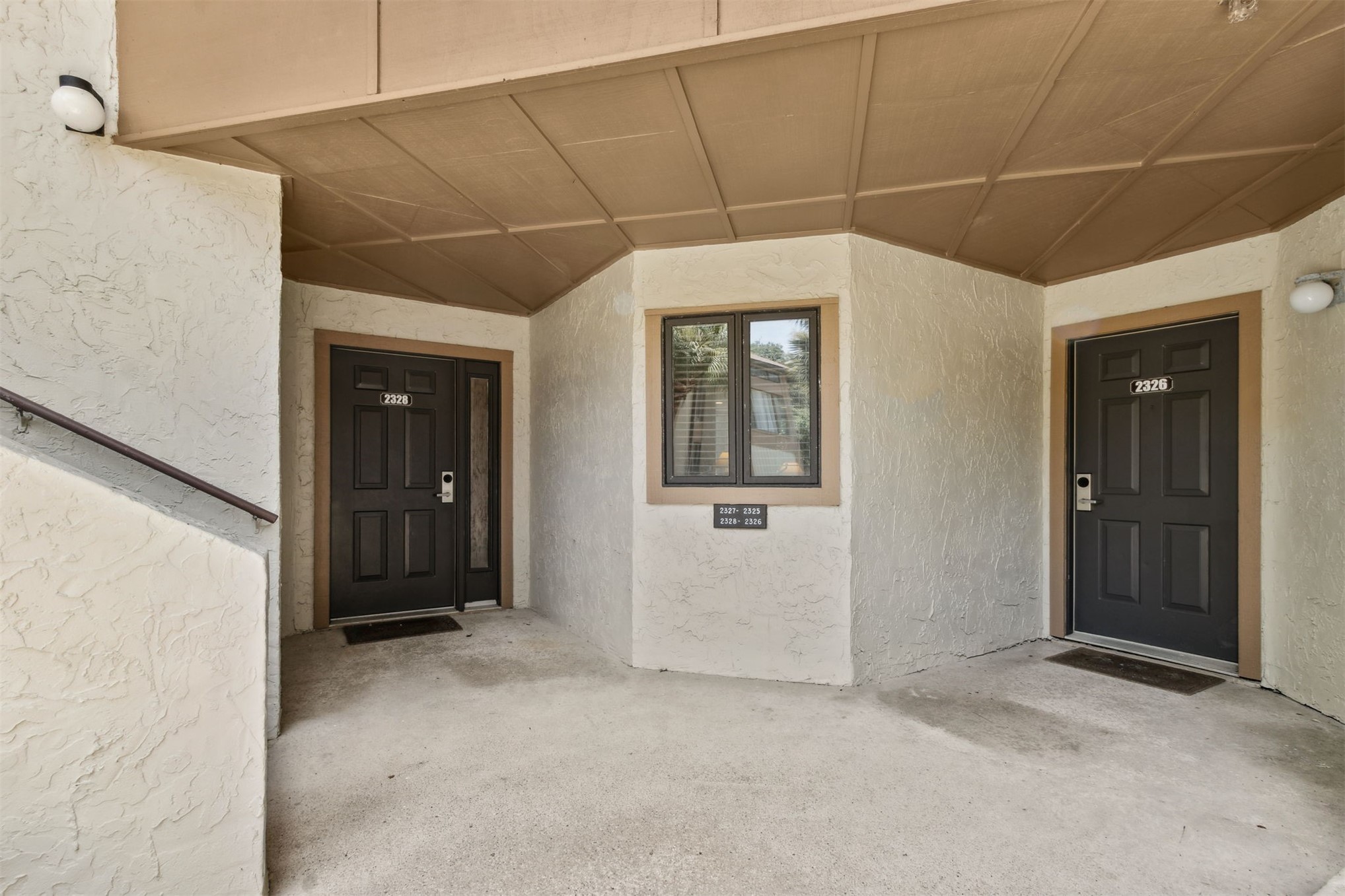 2326/2328 BOXWOOD LANE 2326