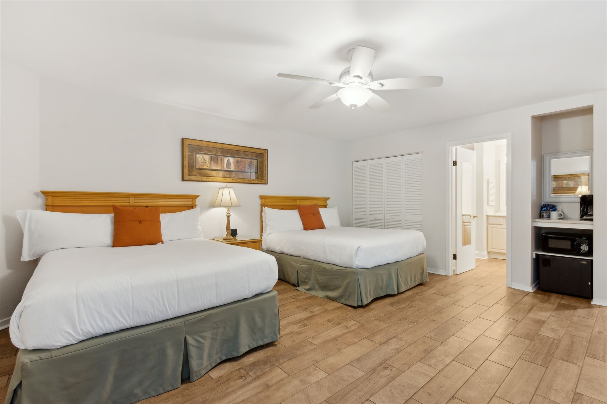 2326/2328 BOXWOOD LANE 2326