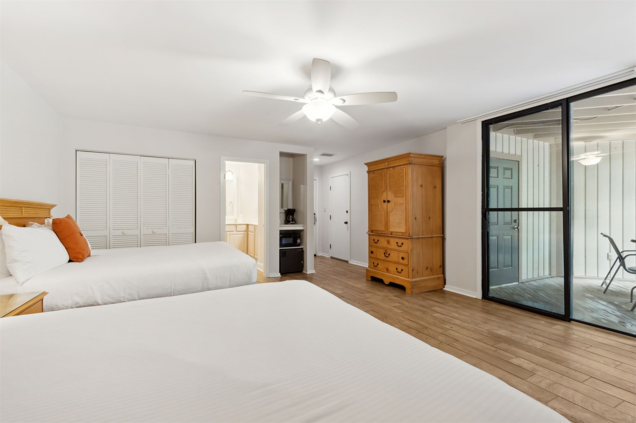 2326/2328 BOXWOOD LANE 2326
