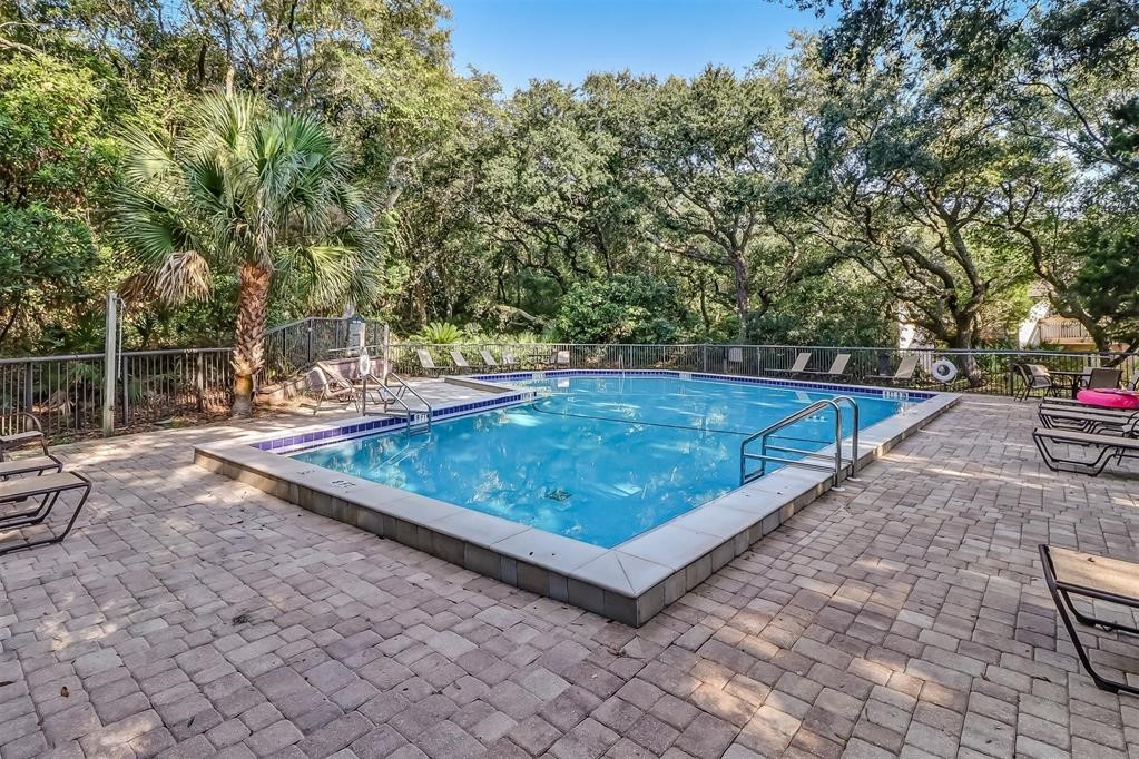 2122 BEACH WOOD ROAD