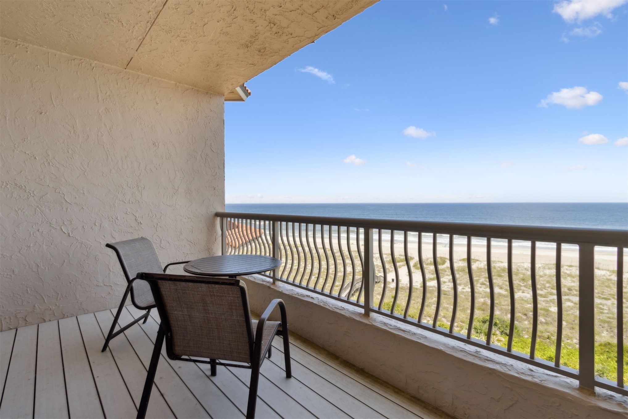 319/320 SANDCASTLES COURT 279