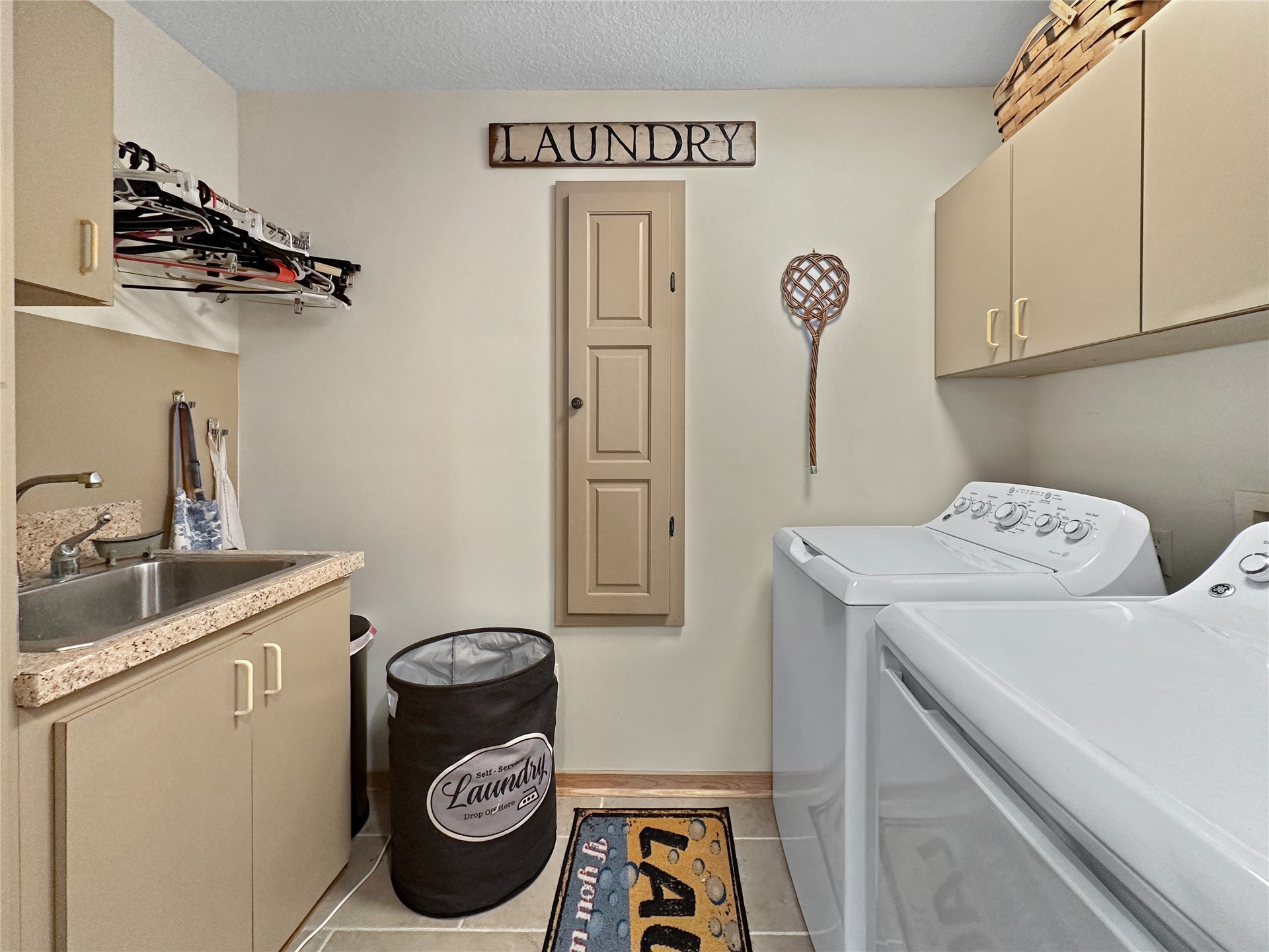 6 GREEN WINGED TEAL ROAD