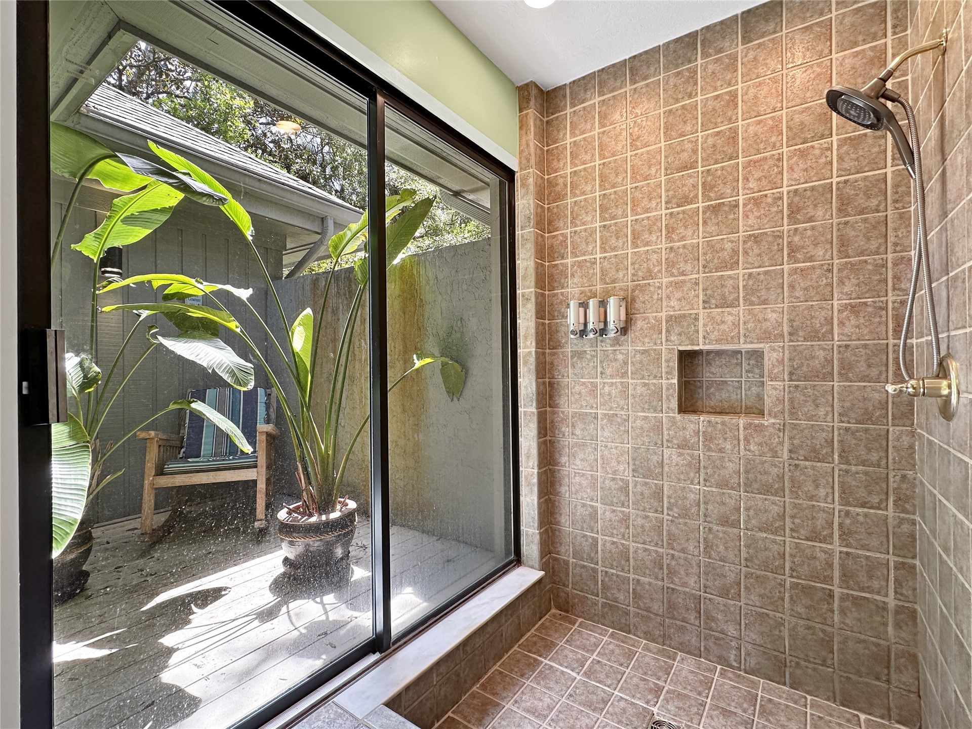 6 GREEN WINGED TEAL ROAD