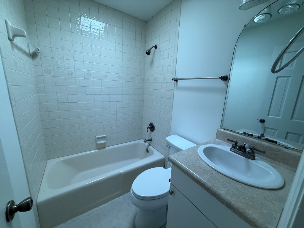 2413 LOS ROBLES DRIVE