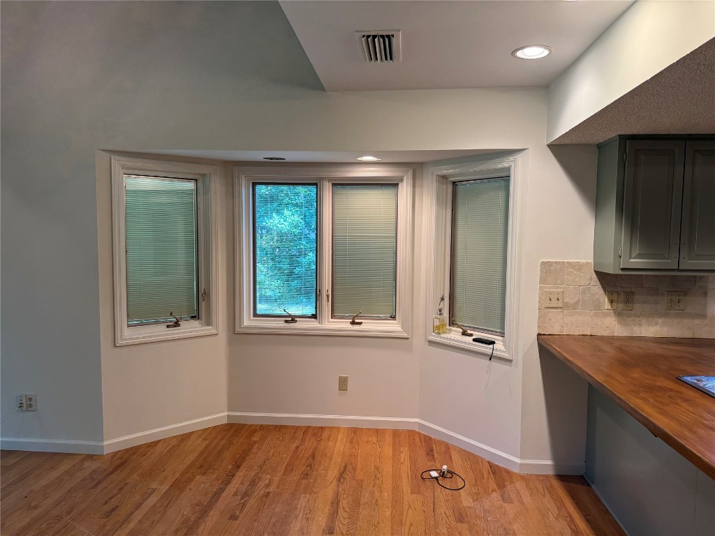 2413 LOS ROBLES DRIVE