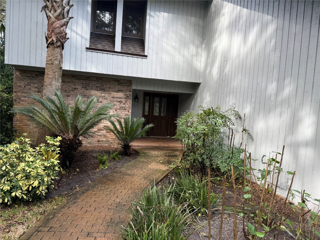 2413 LOS ROBLES DRIVE