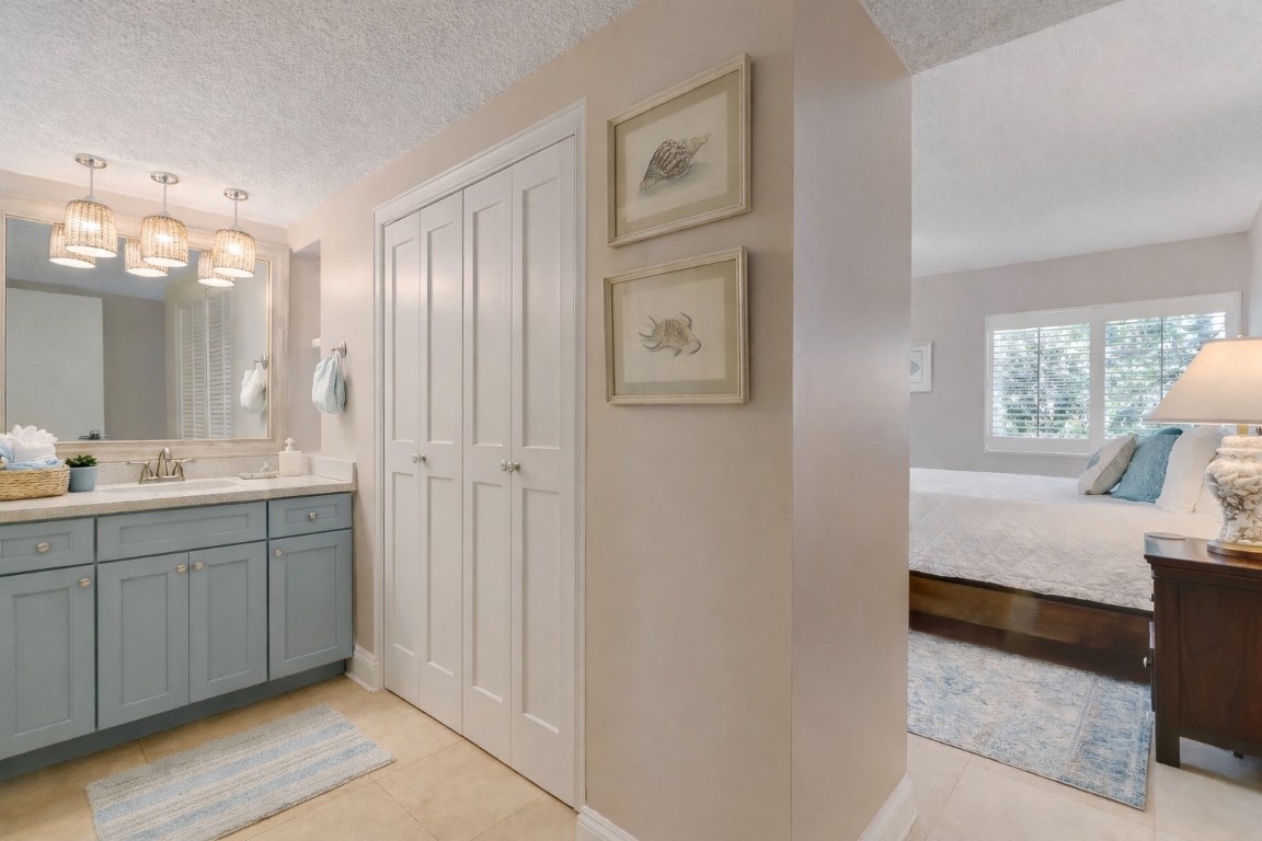 2122 BEACH WOOD ROAD 2122