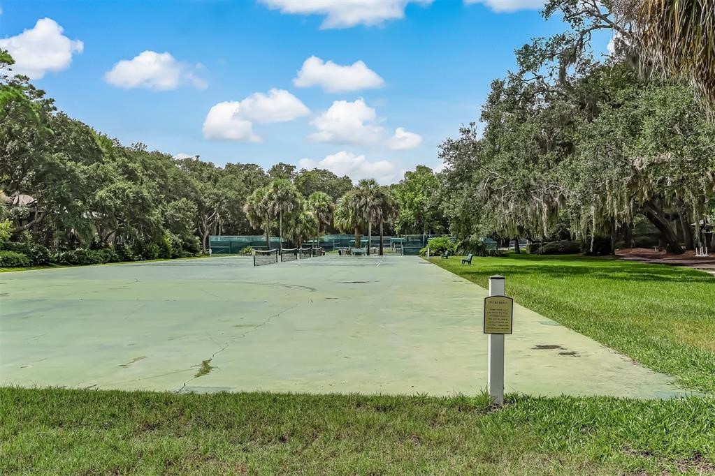 2122 BEACH WOOD ROAD 2122