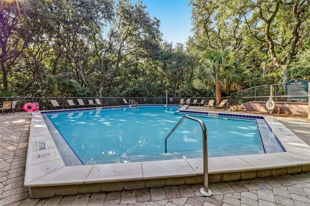 2122 BEACH WOOD ROAD 2122