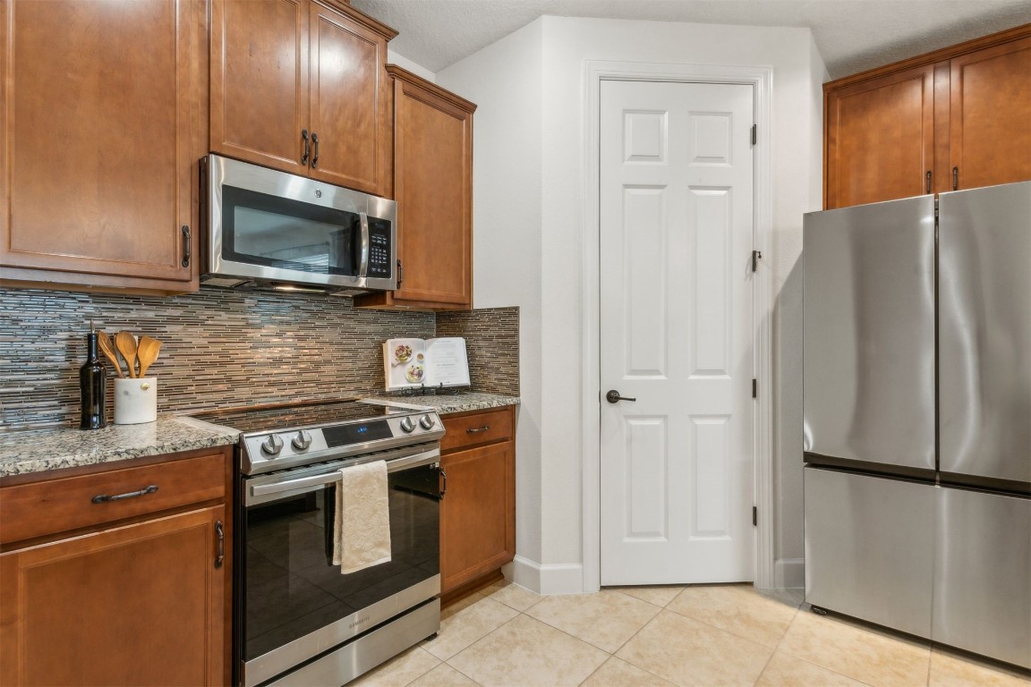 85212 CHAMPLAIN DRIVE