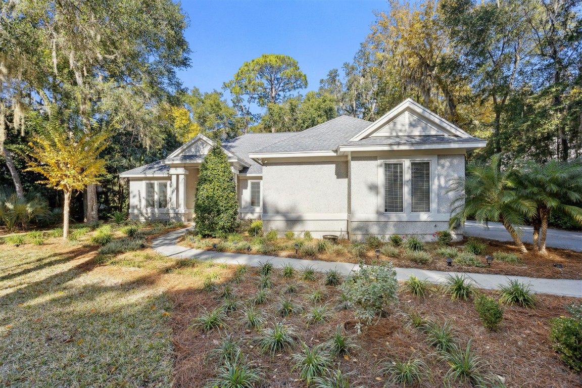 4 MOSS OAKS DRIVE