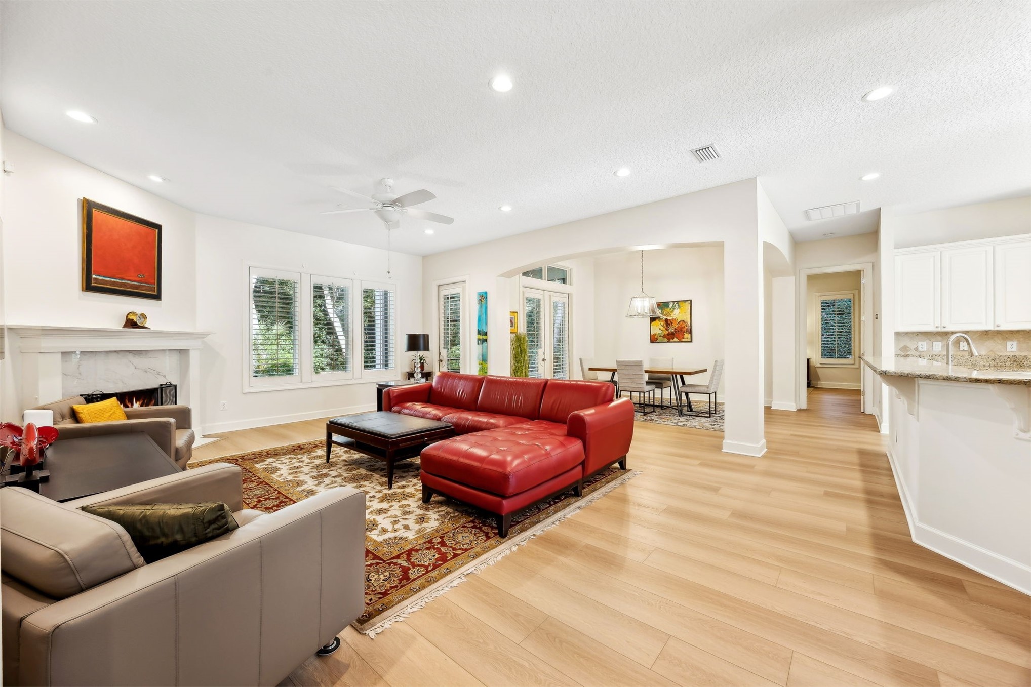 4 MOSS OAKS DRIVE