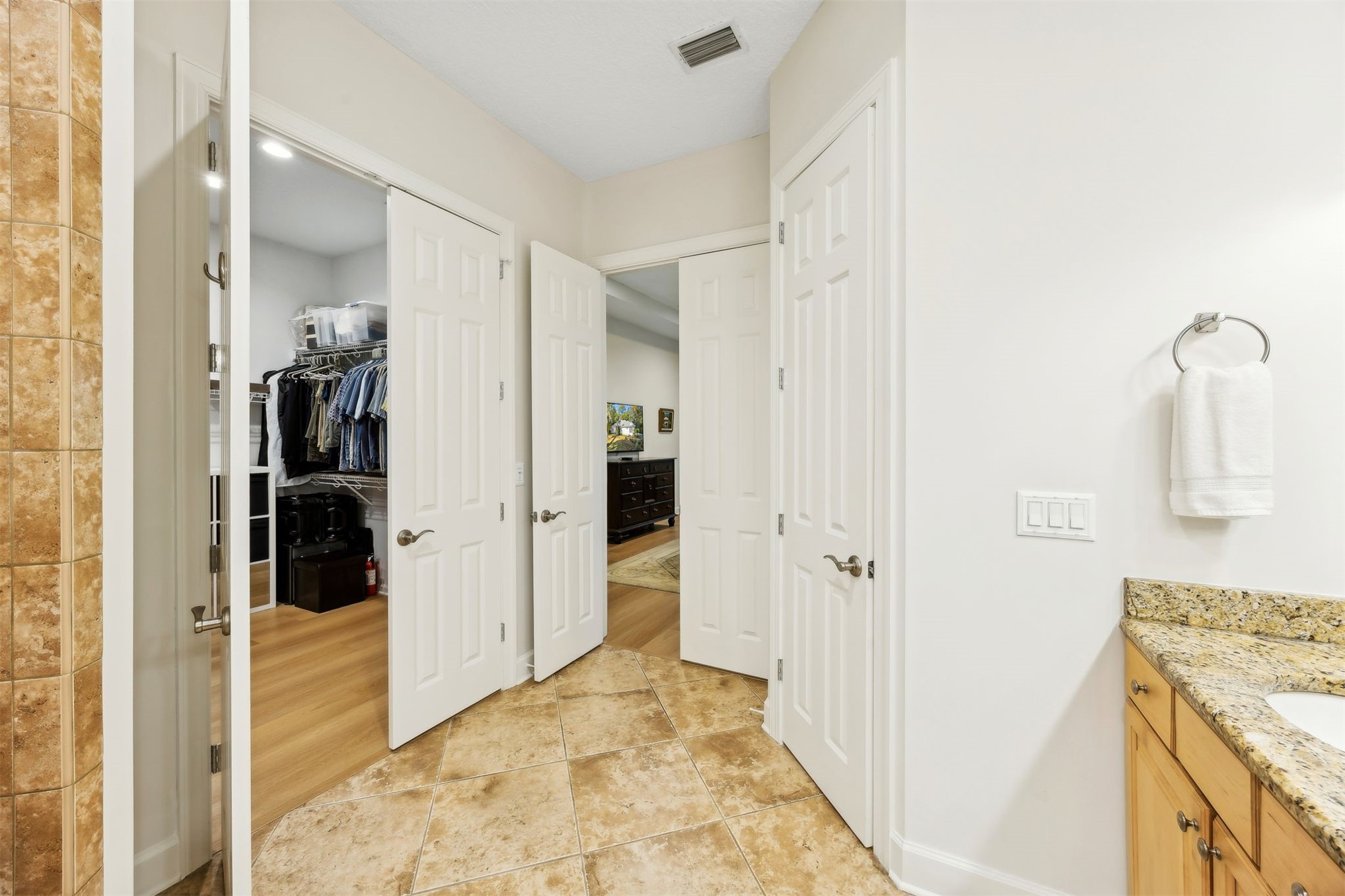 4 MOSS OAKS DRIVE