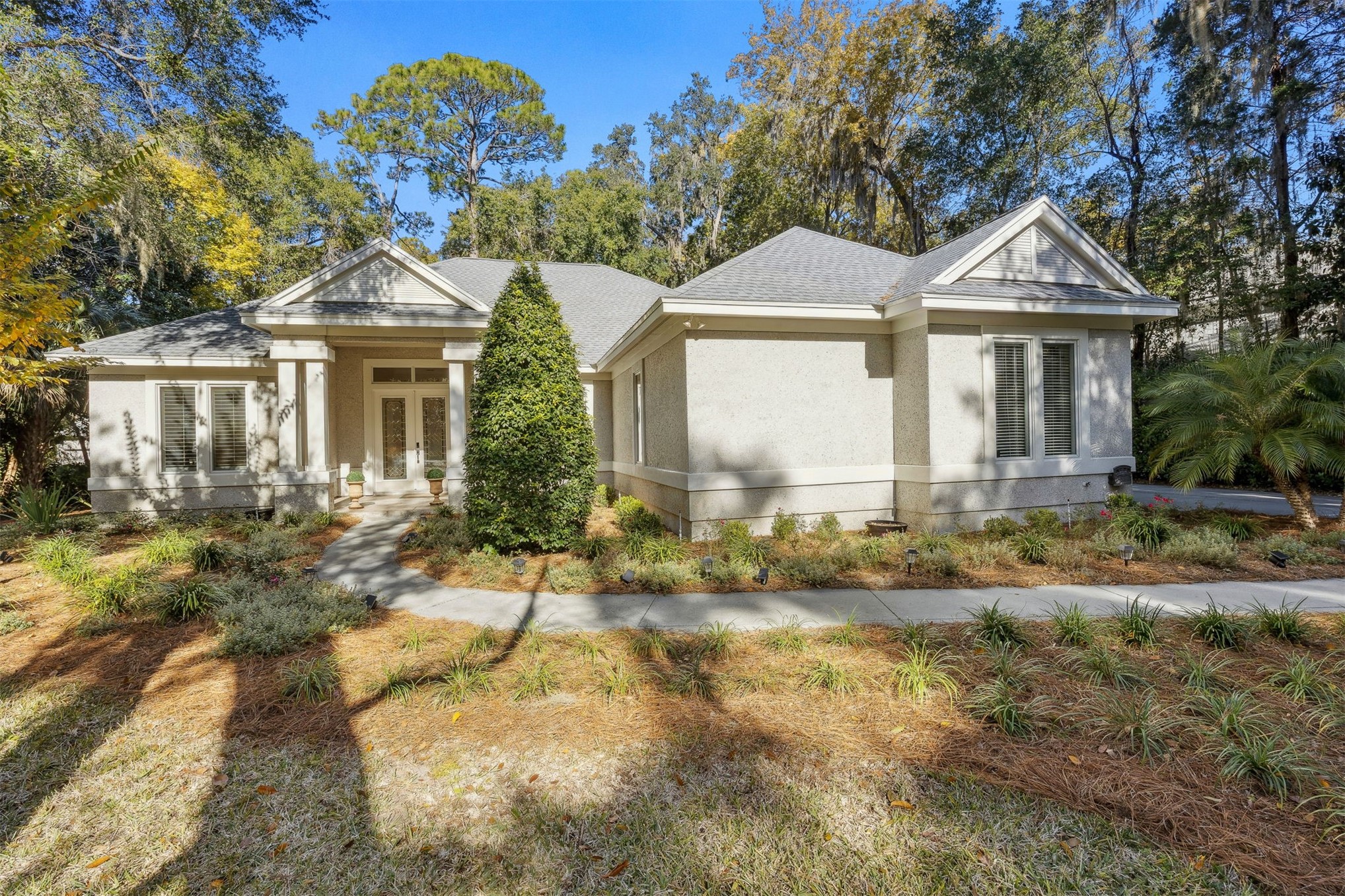 4 MOSS OAKS DRIVE