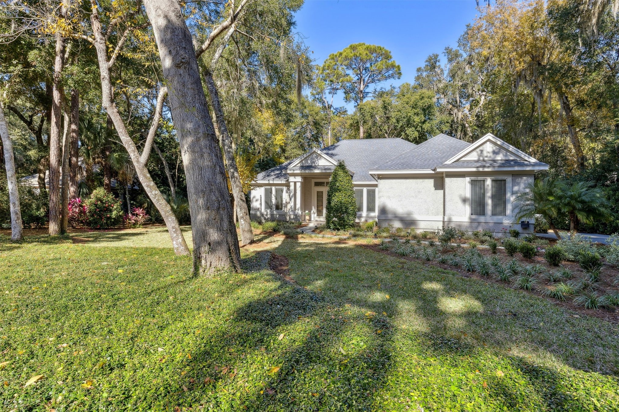 4 MOSS OAKS DRIVE