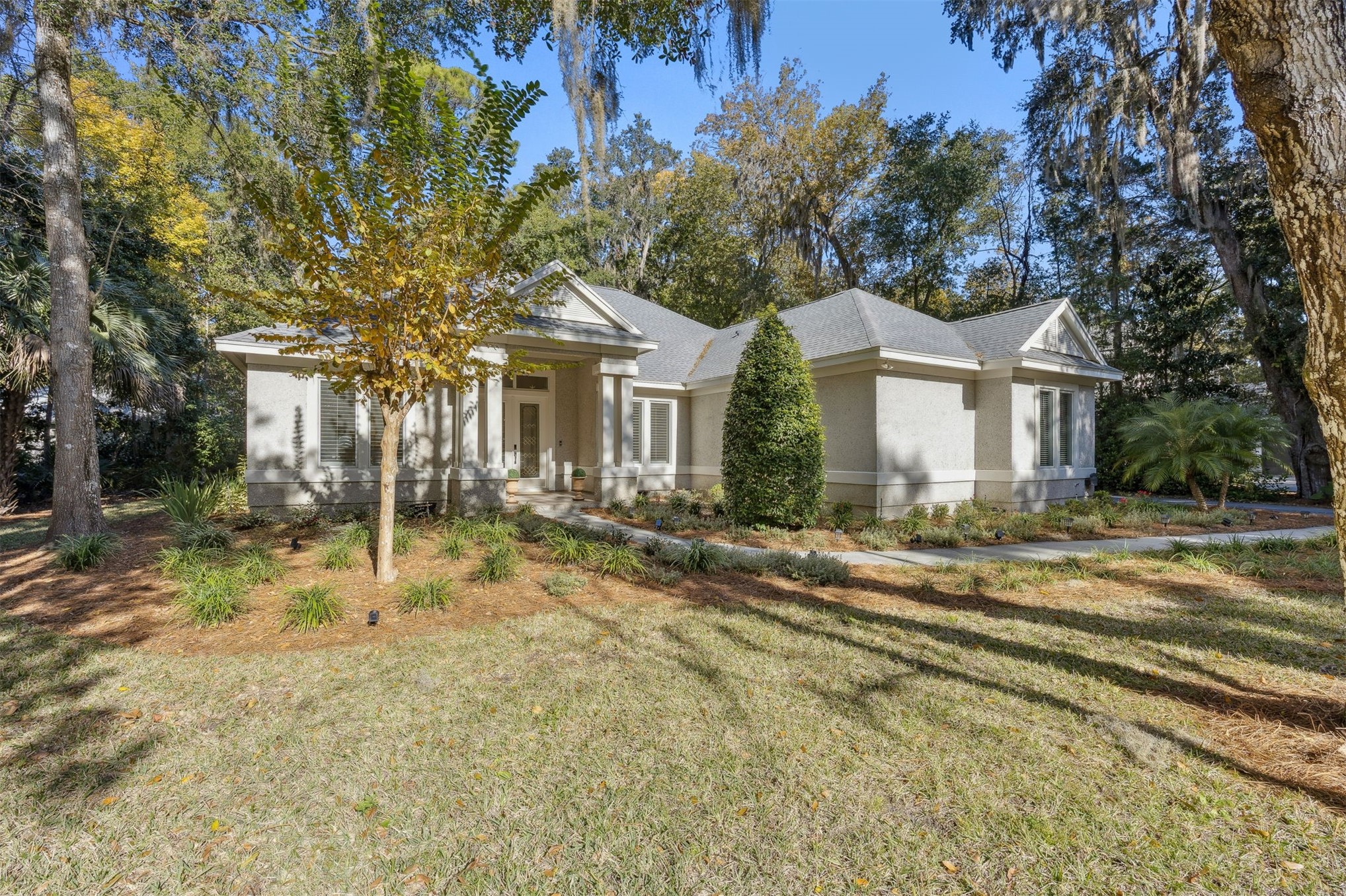 4 MOSS OAKS DRIVE
