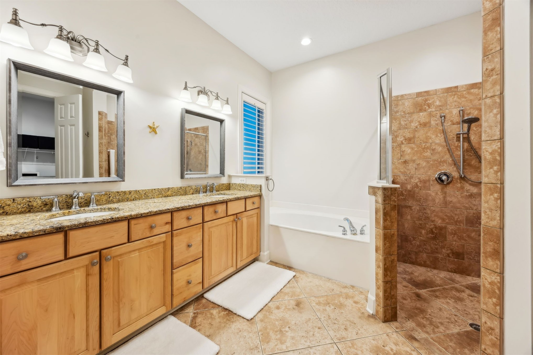 4 MOSS OAKS DRIVE