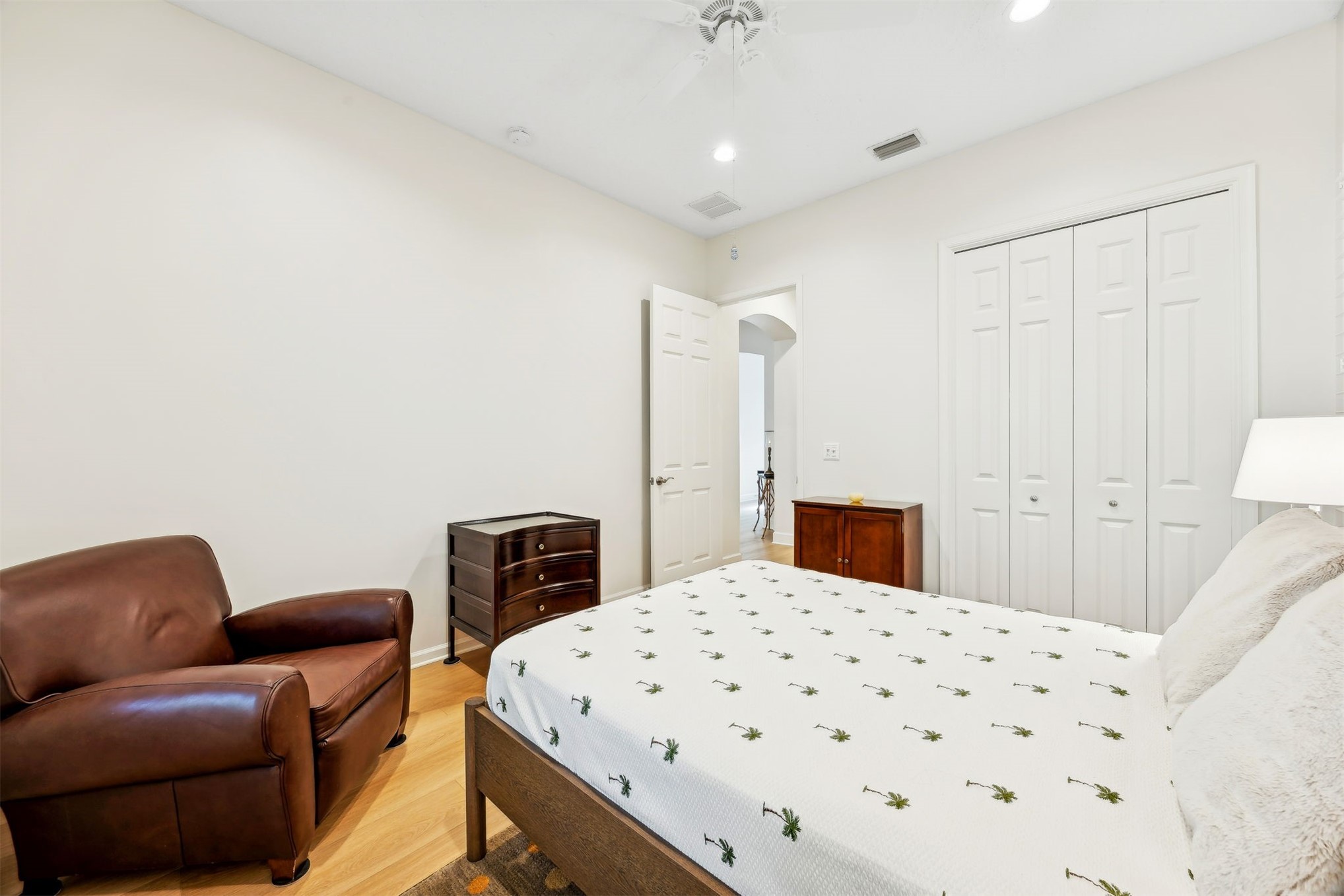 4 MOSS OAKS DRIVE