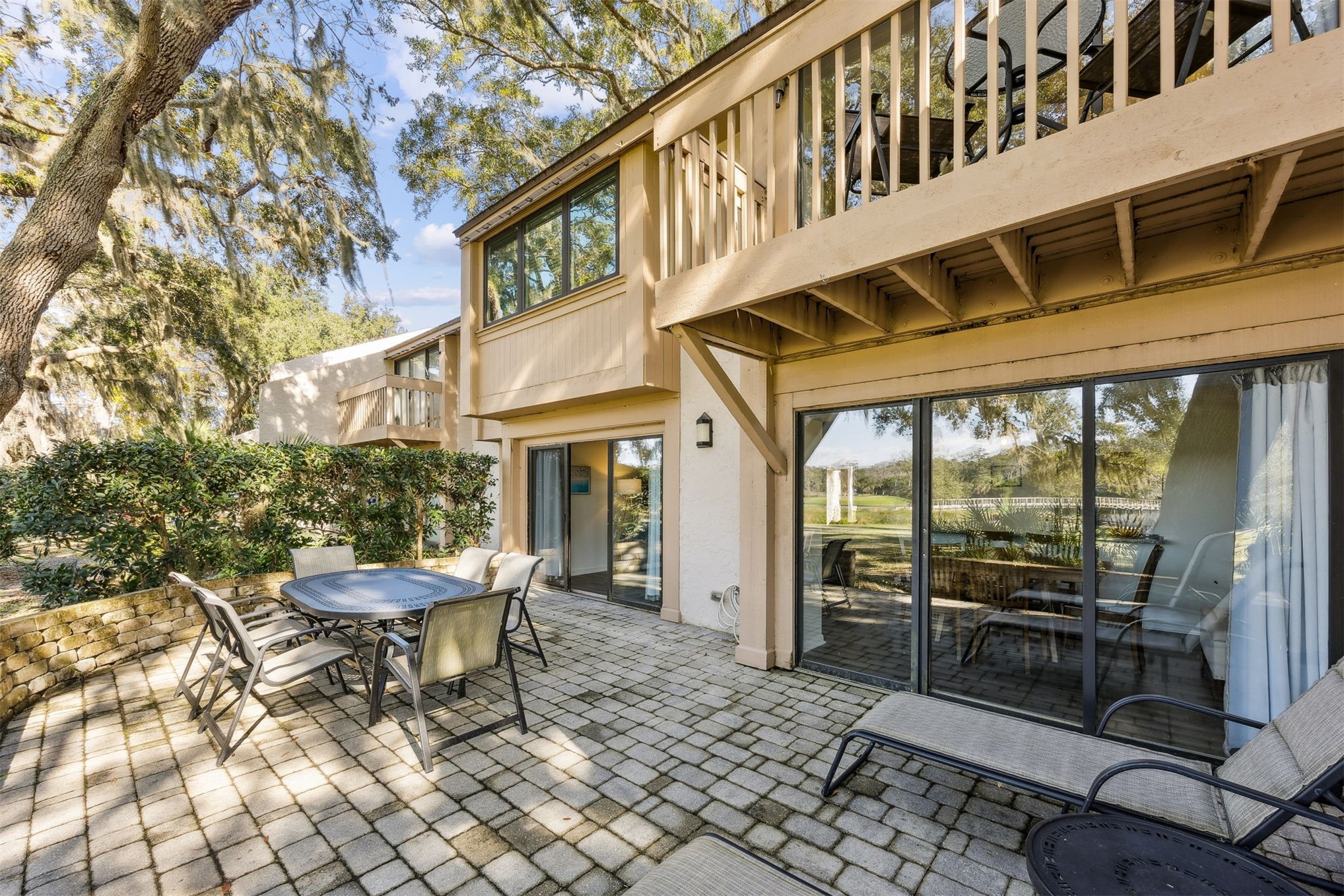 2040 BEACH WOOD ROAD 2040