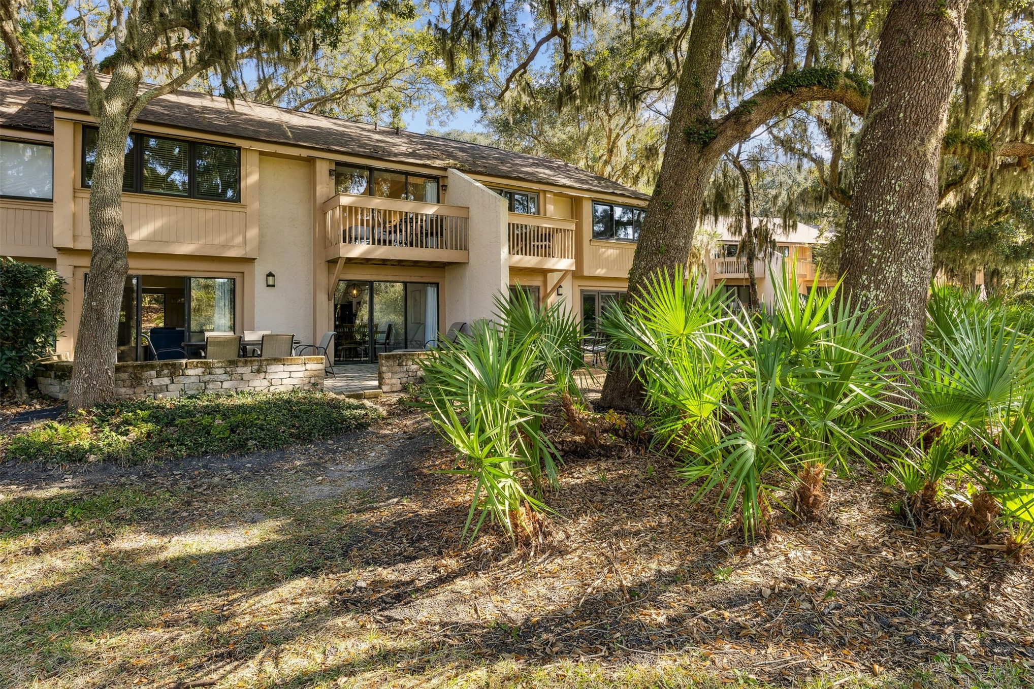2040 BEACH WOOD ROAD 2040