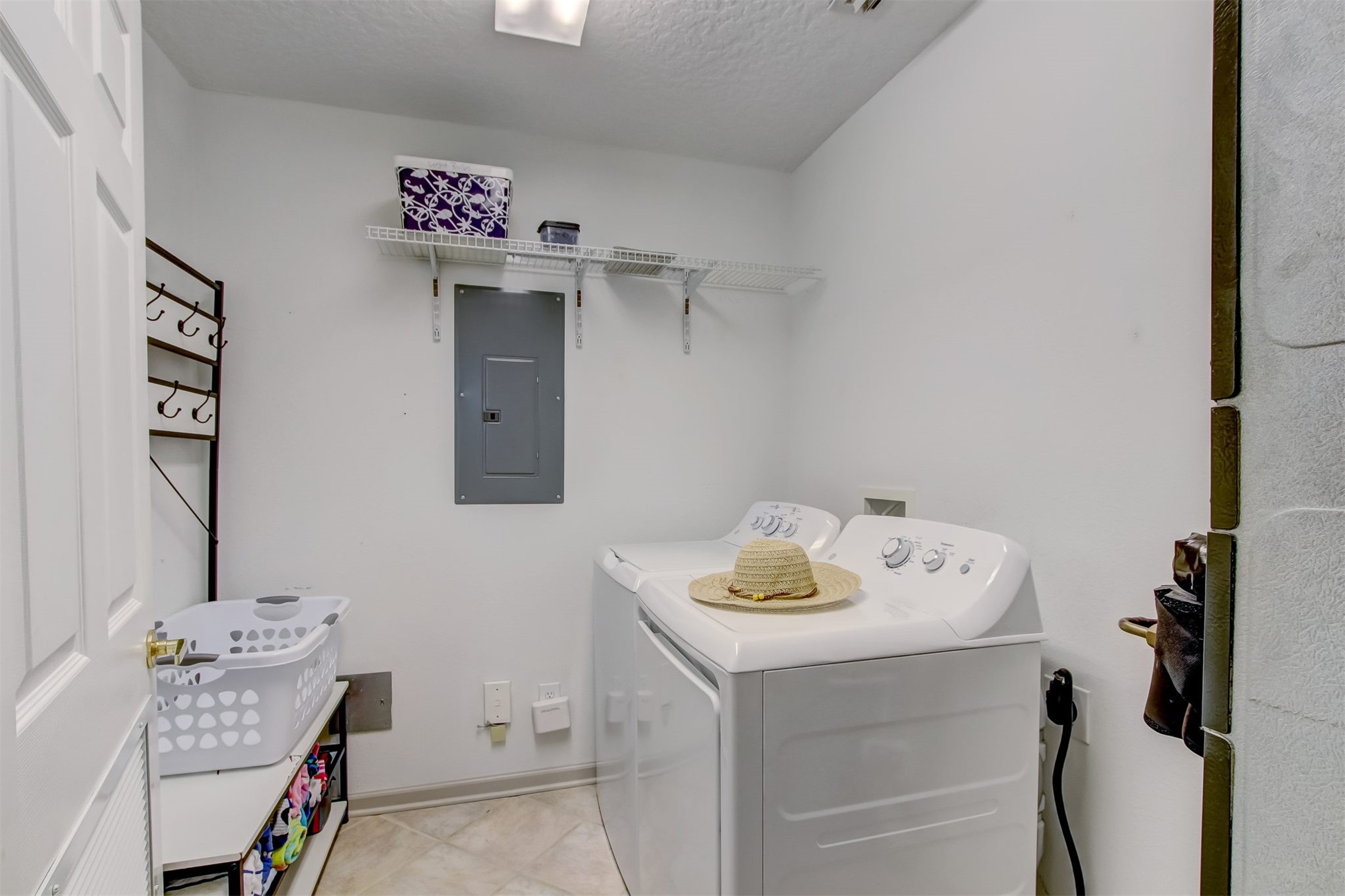 403 TARPON AVENUE 101