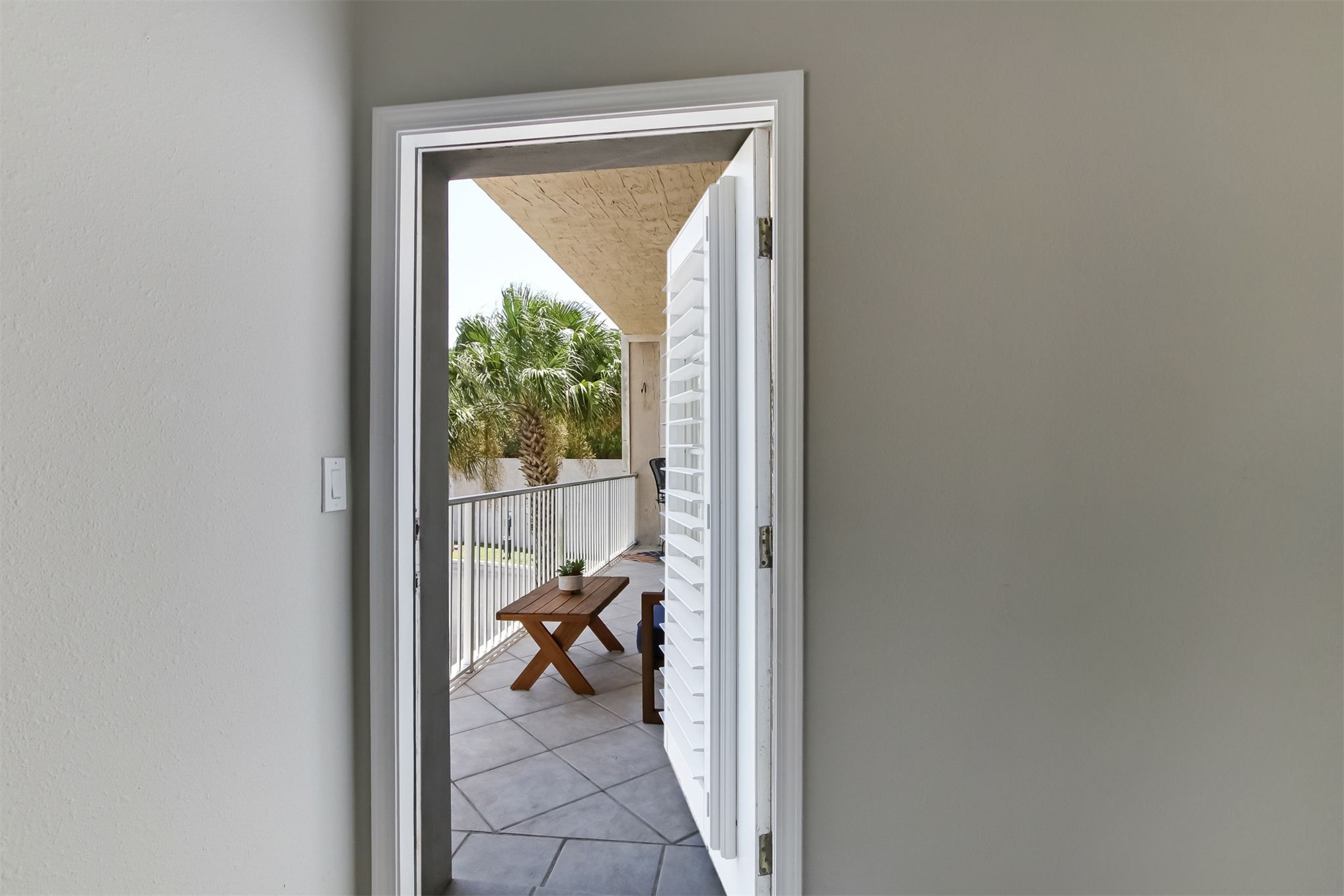 403 TARPON AVENUE 101