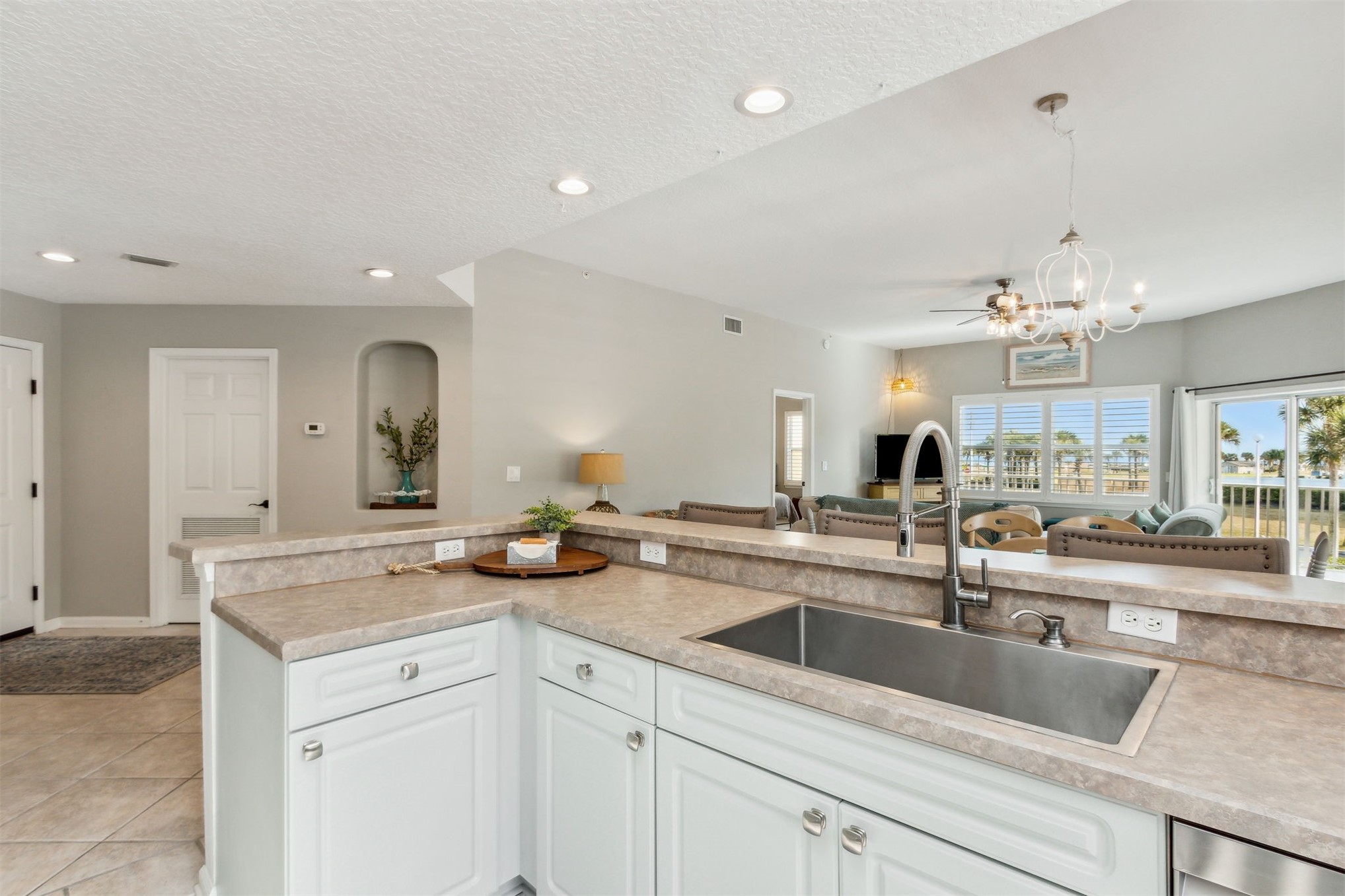 403 TARPON AVENUE 101