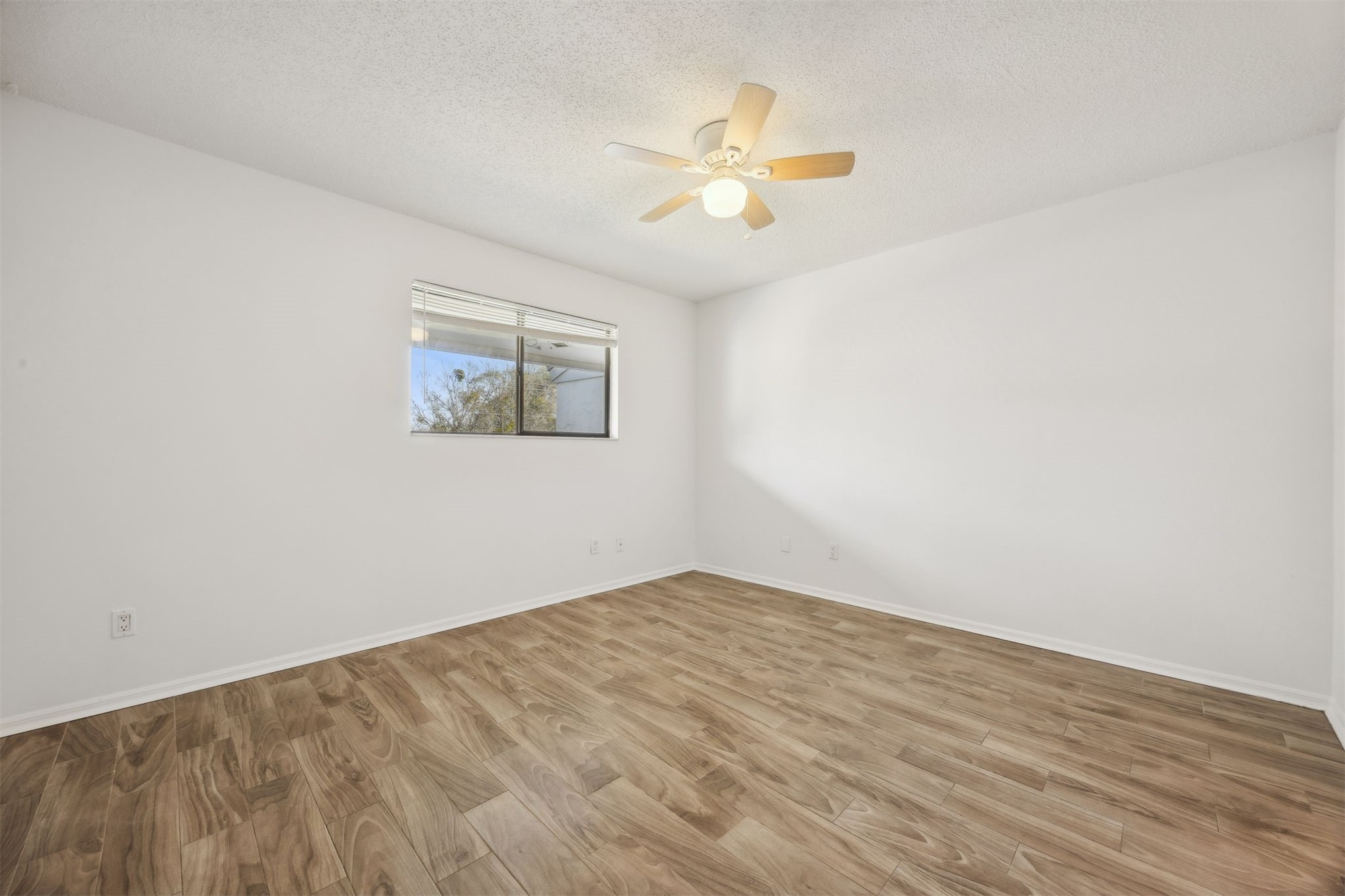 1083 E SEA HAWK DRIVE 1083