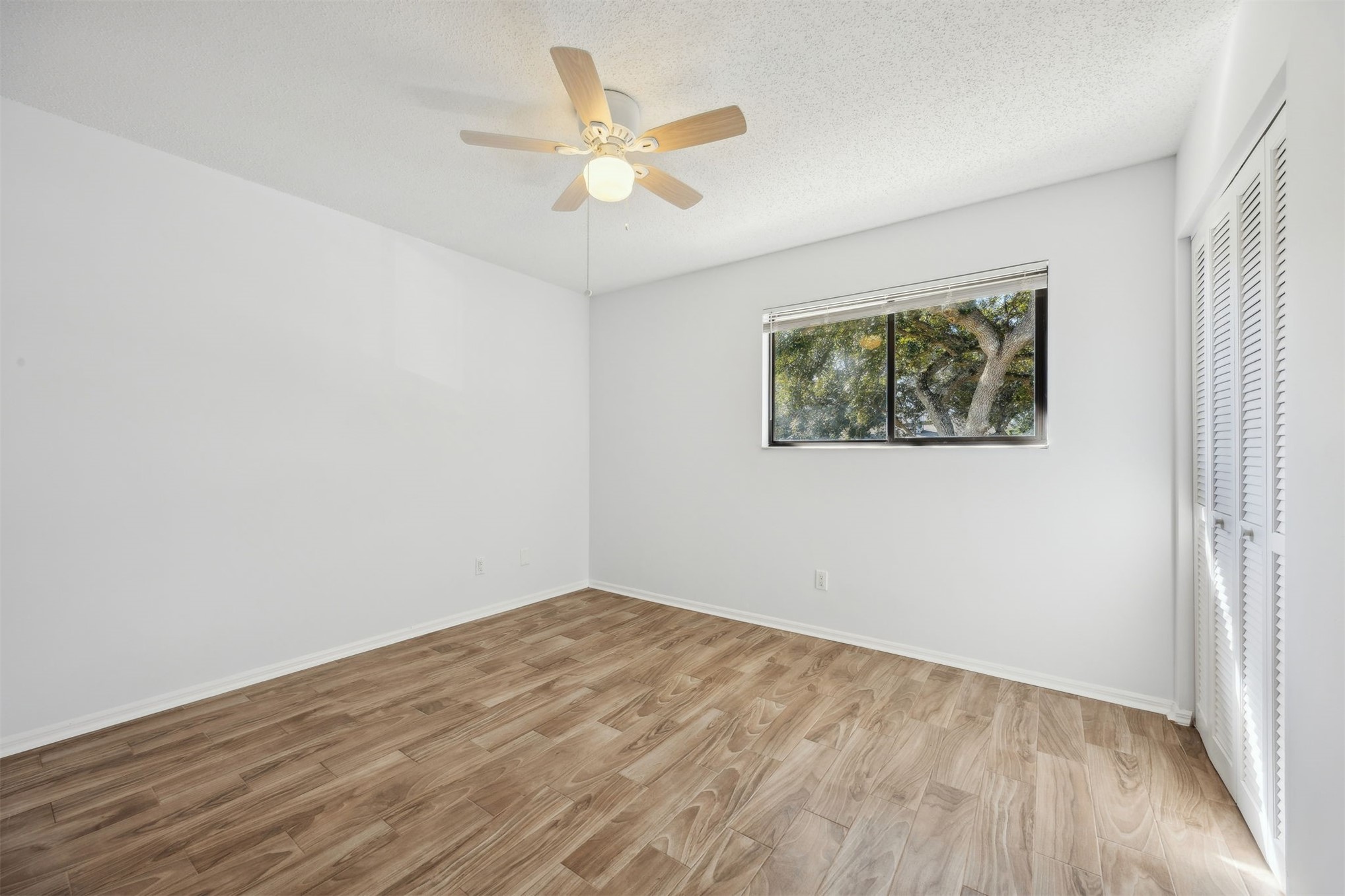 1083 E SEA HAWK DRIVE 1083