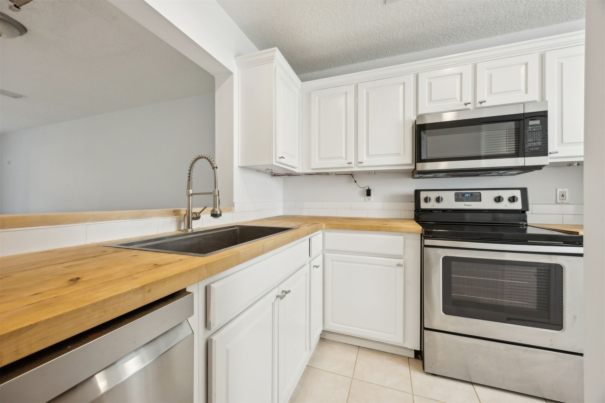 1083 E SEA HAWK DRIVE 1083