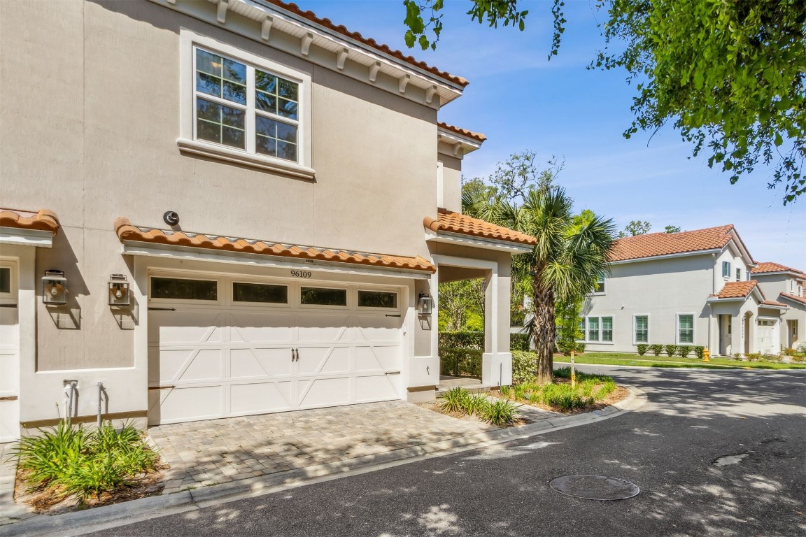 96109 HANGING MOSS DRIVE