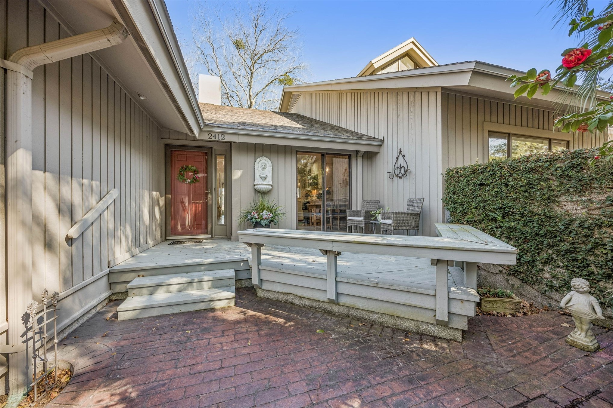 2412 BOXWOOD LANE 2412