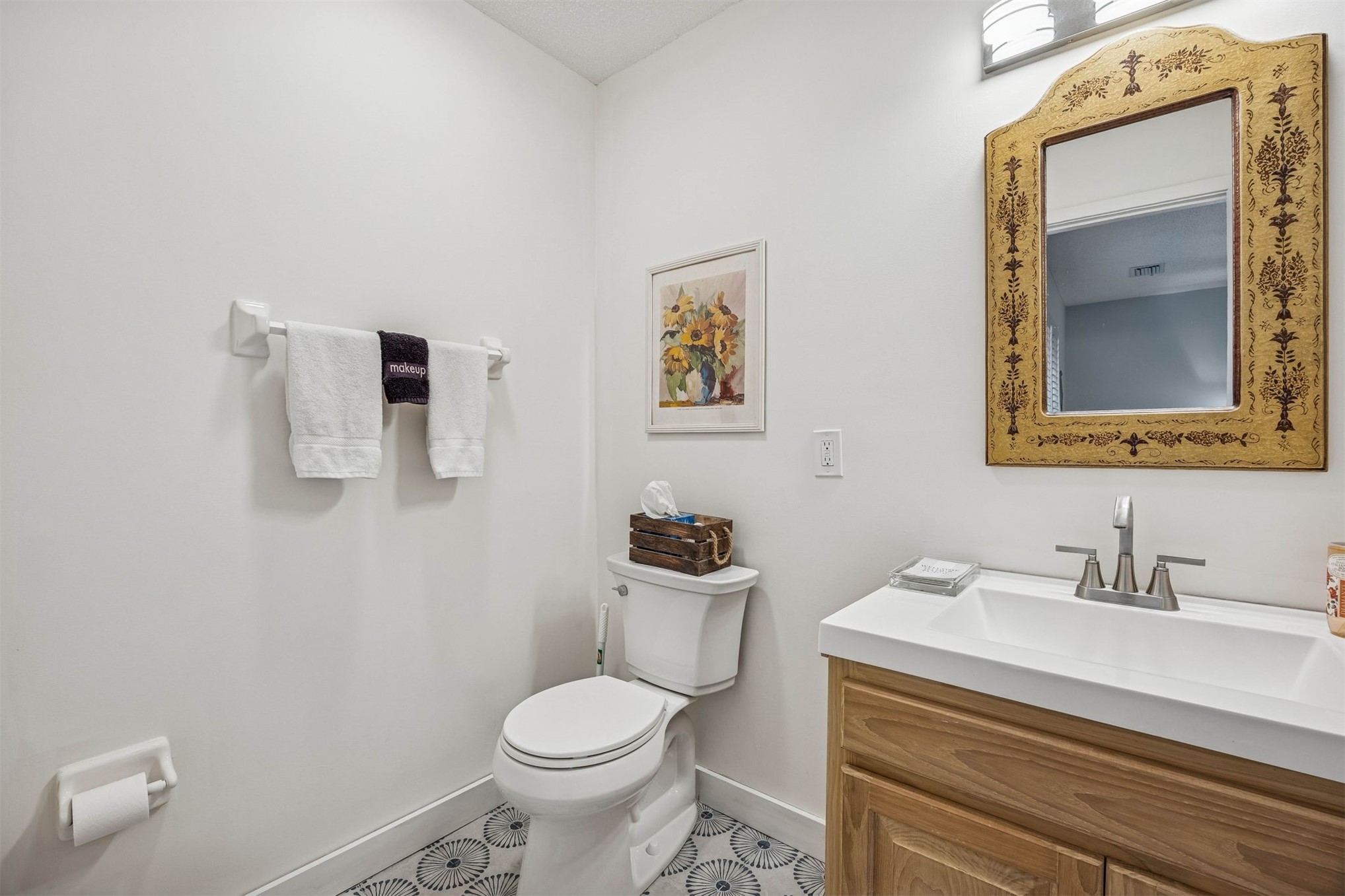 2412 BOXWOOD LANE 2412