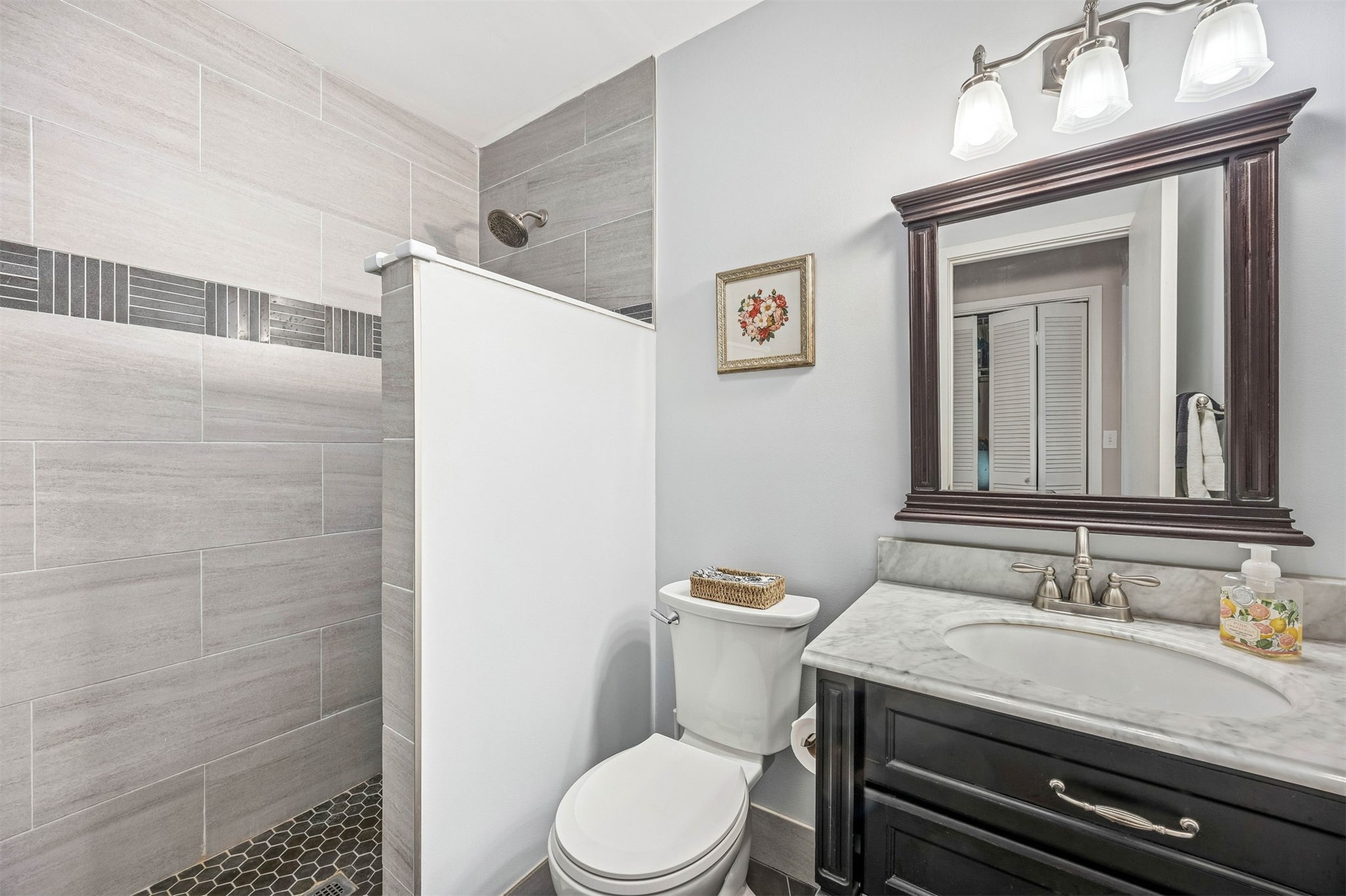 2412 BOXWOOD LANE 2412