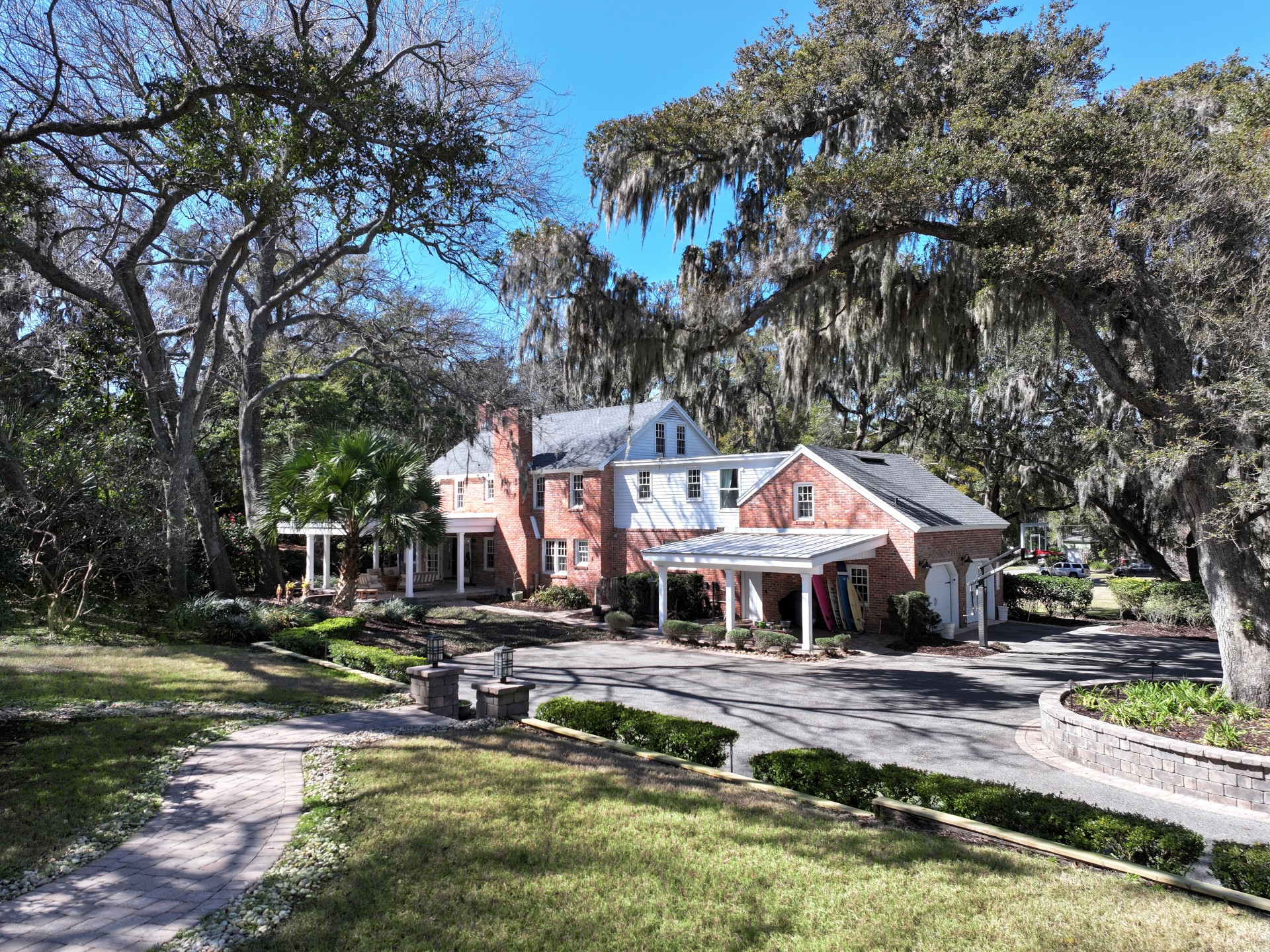 1814 HIGHLAND DRIVE