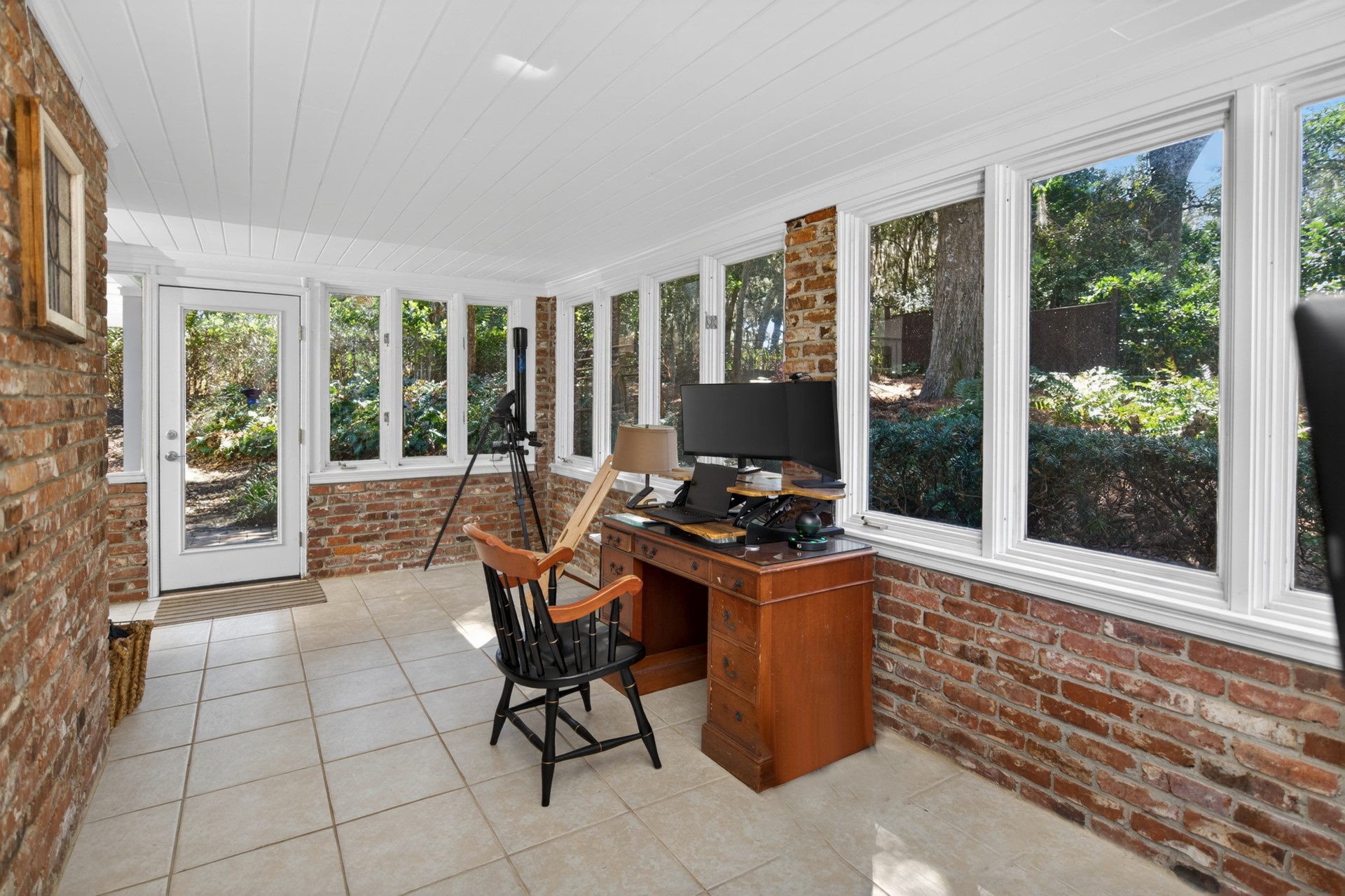 1814 HIGHLAND DRIVE