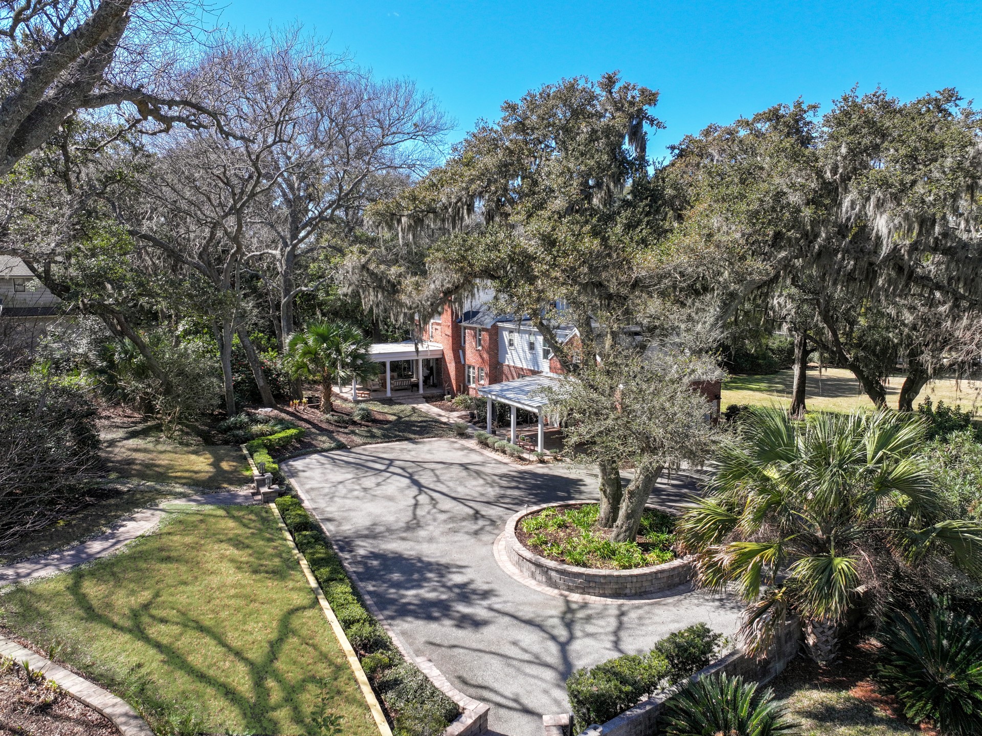 1814 HIGHLAND DRIVE