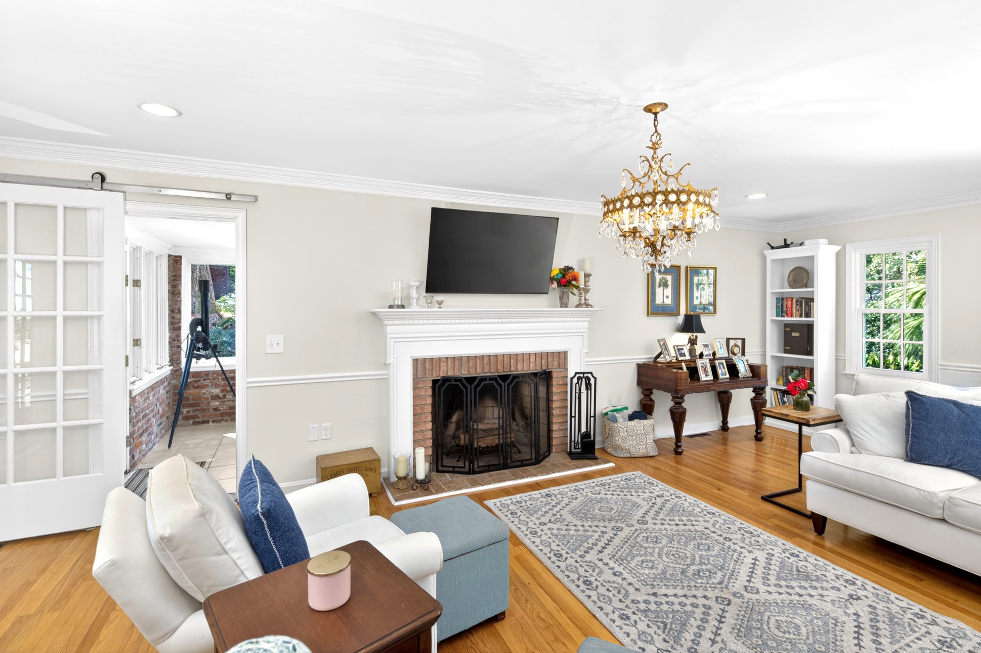 1814 HIGHLAND DRIVE