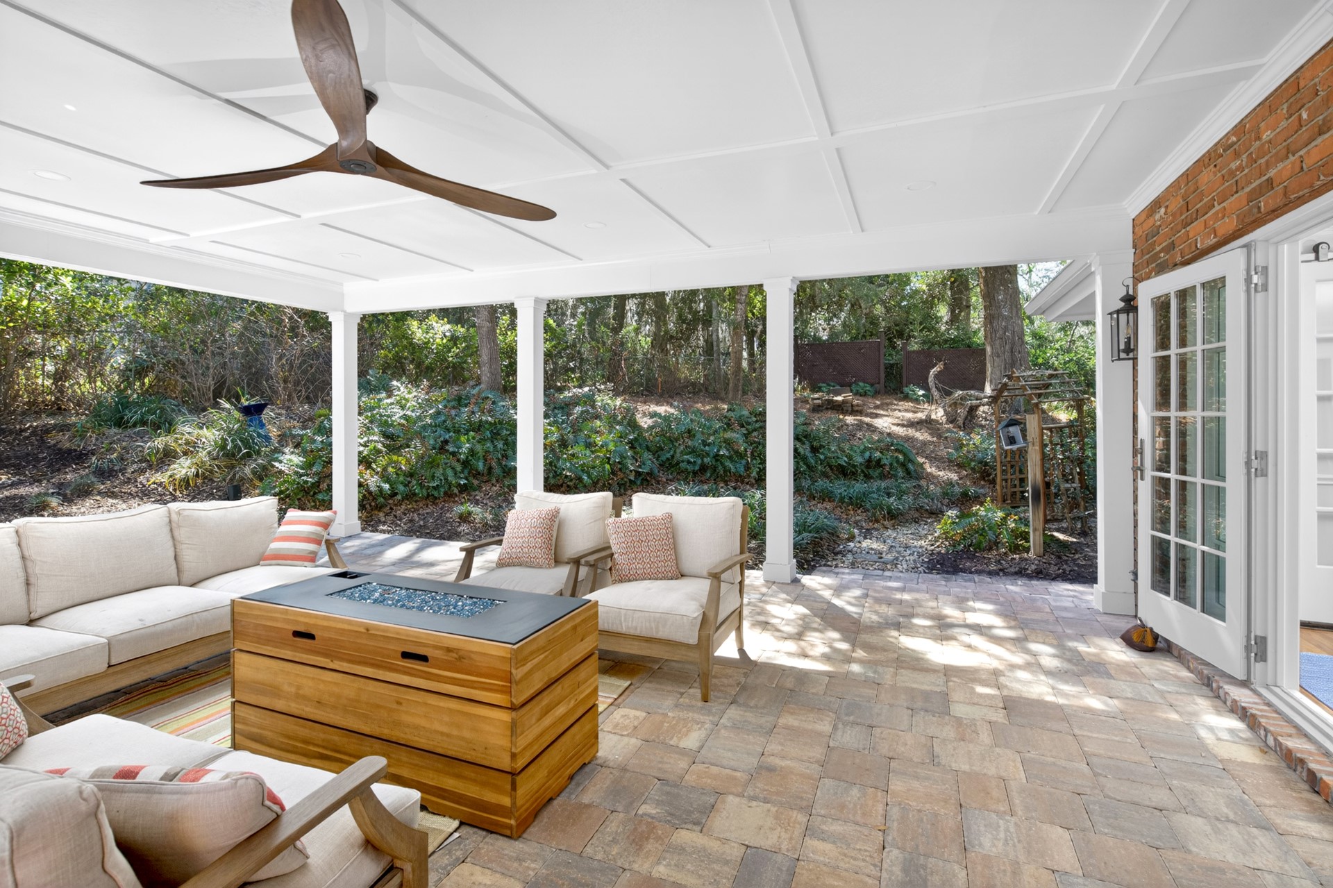 1814 HIGHLAND DRIVE