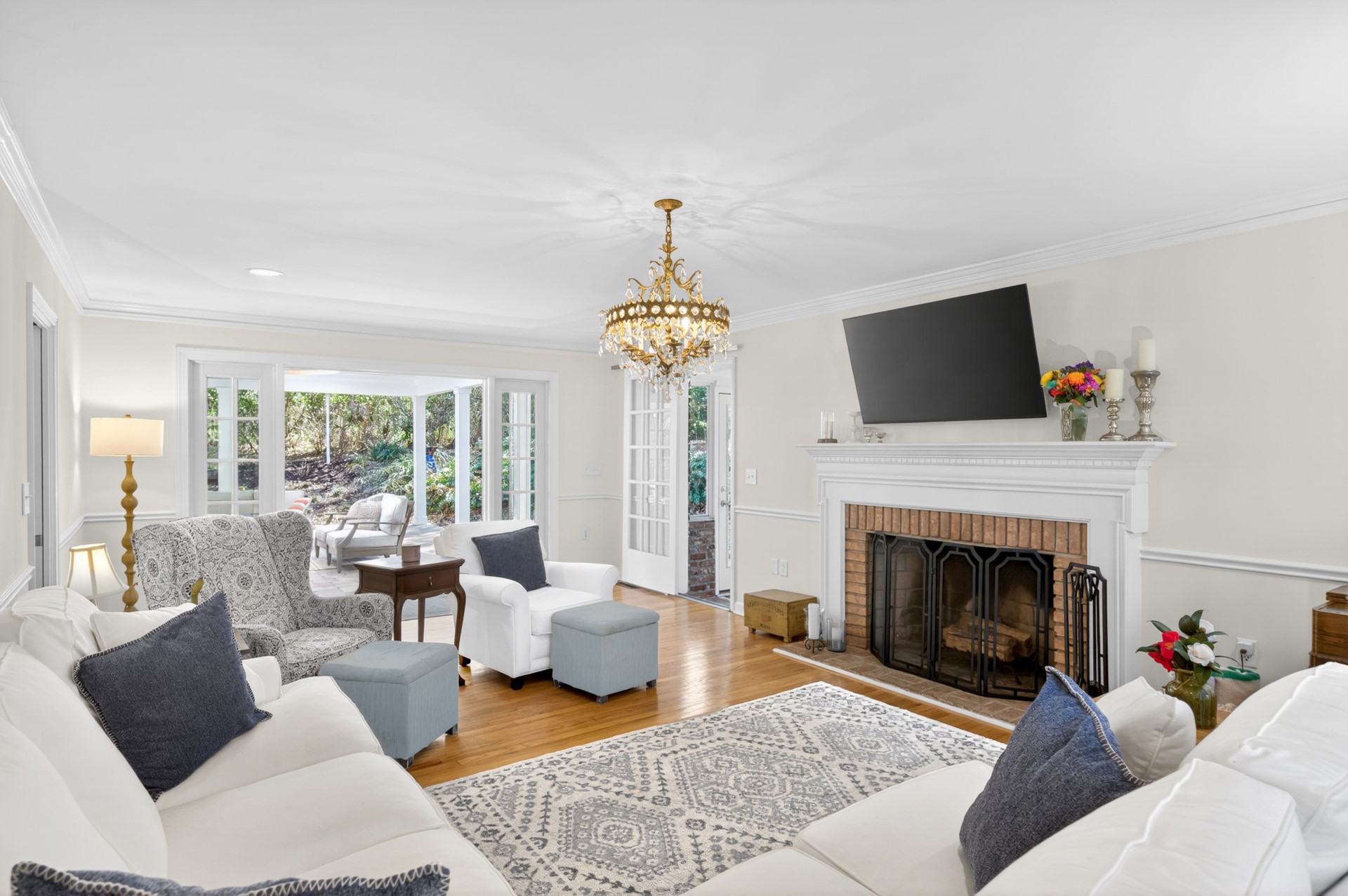 1814 HIGHLAND DRIVE