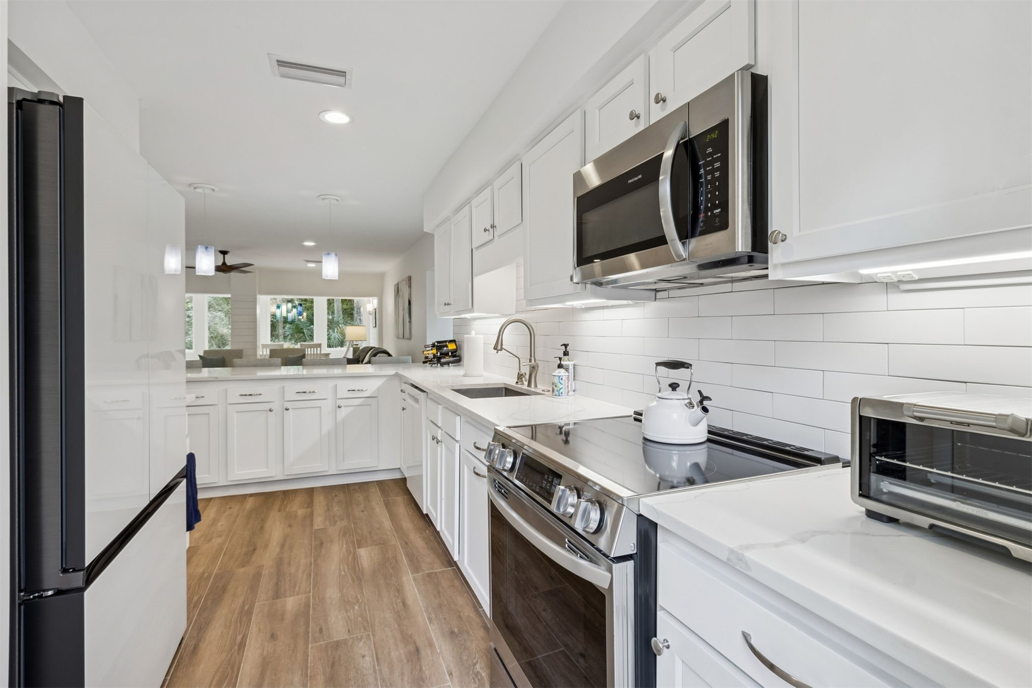 3211 SEA MARSH ROAD 3211