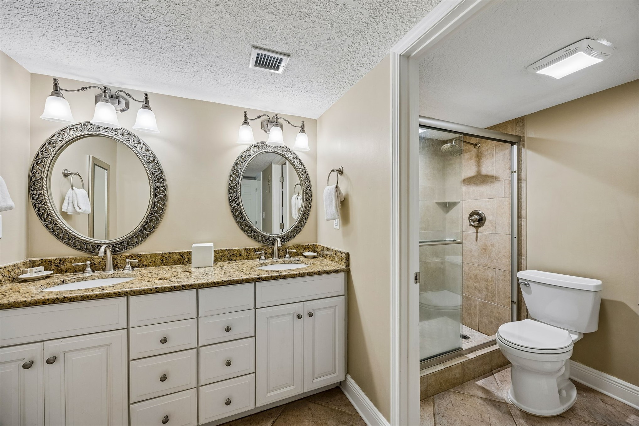 2117 BEACH WOOD 2117
