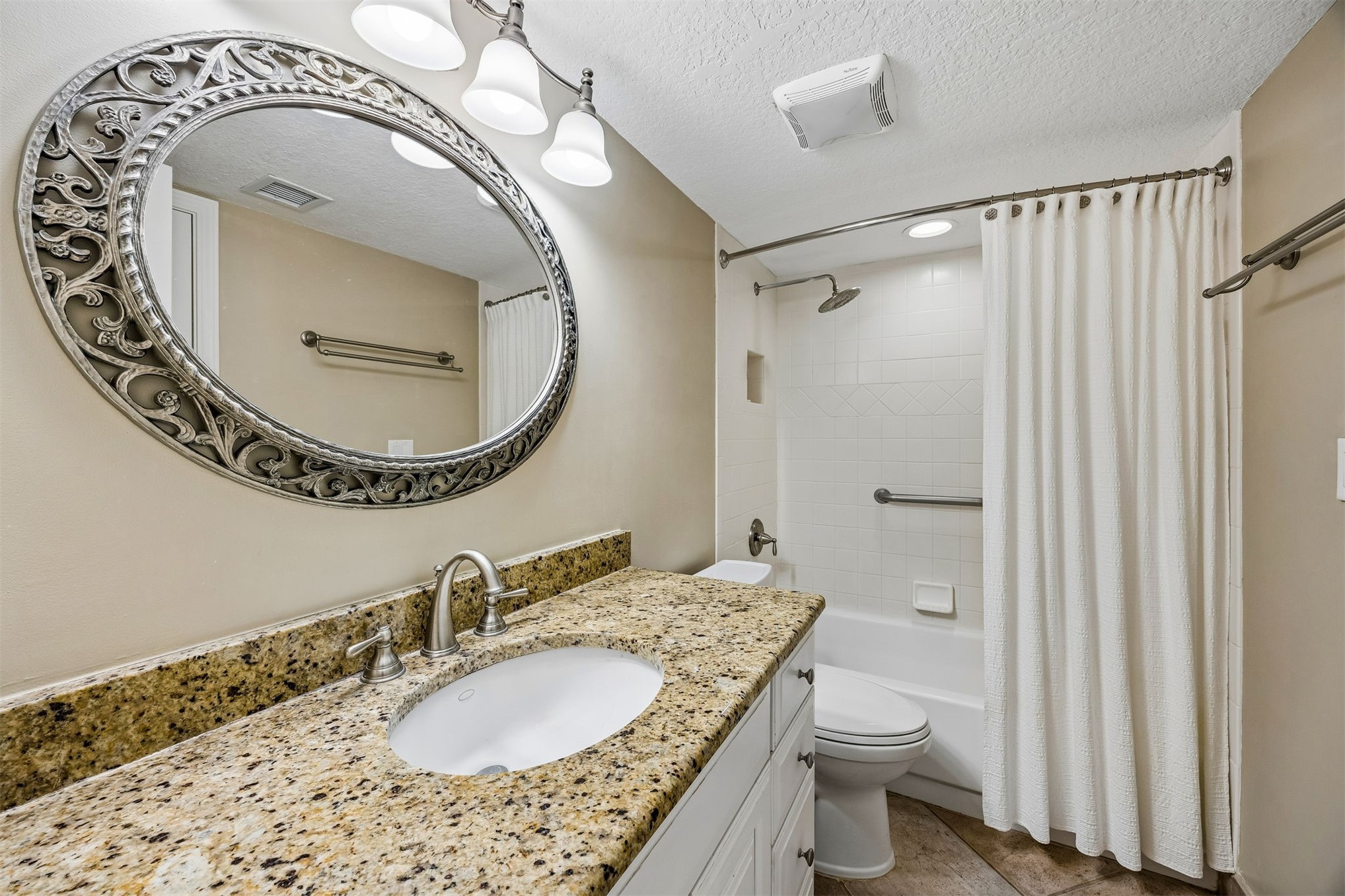 2117 BEACH WOOD 2117